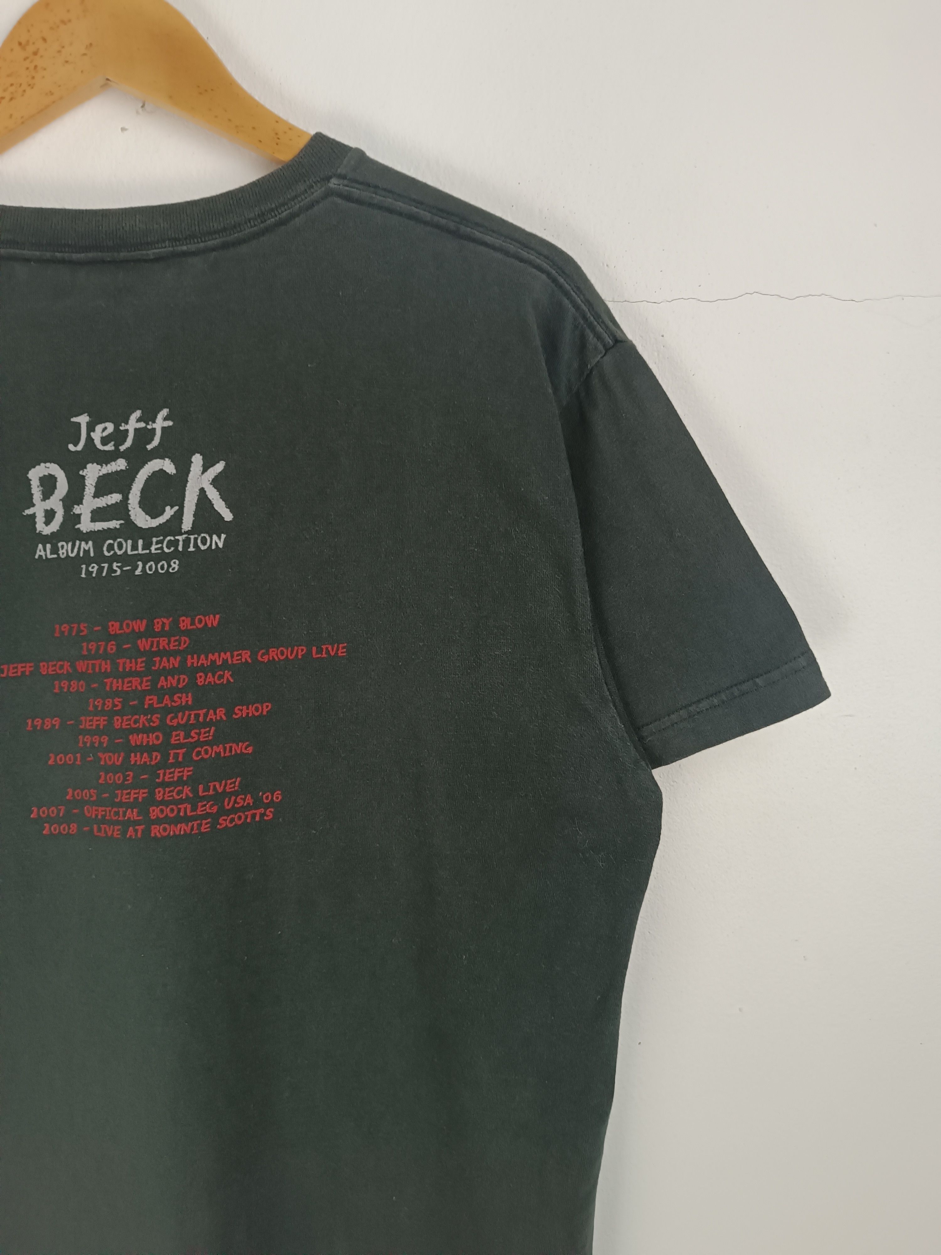 Band Tees VINTAGE '08 JEFF BECK ALBUM COLLECTION FADED TEE YARDBIRDS Size US L / EU 52-54 / 3 - 16 Thumbnail