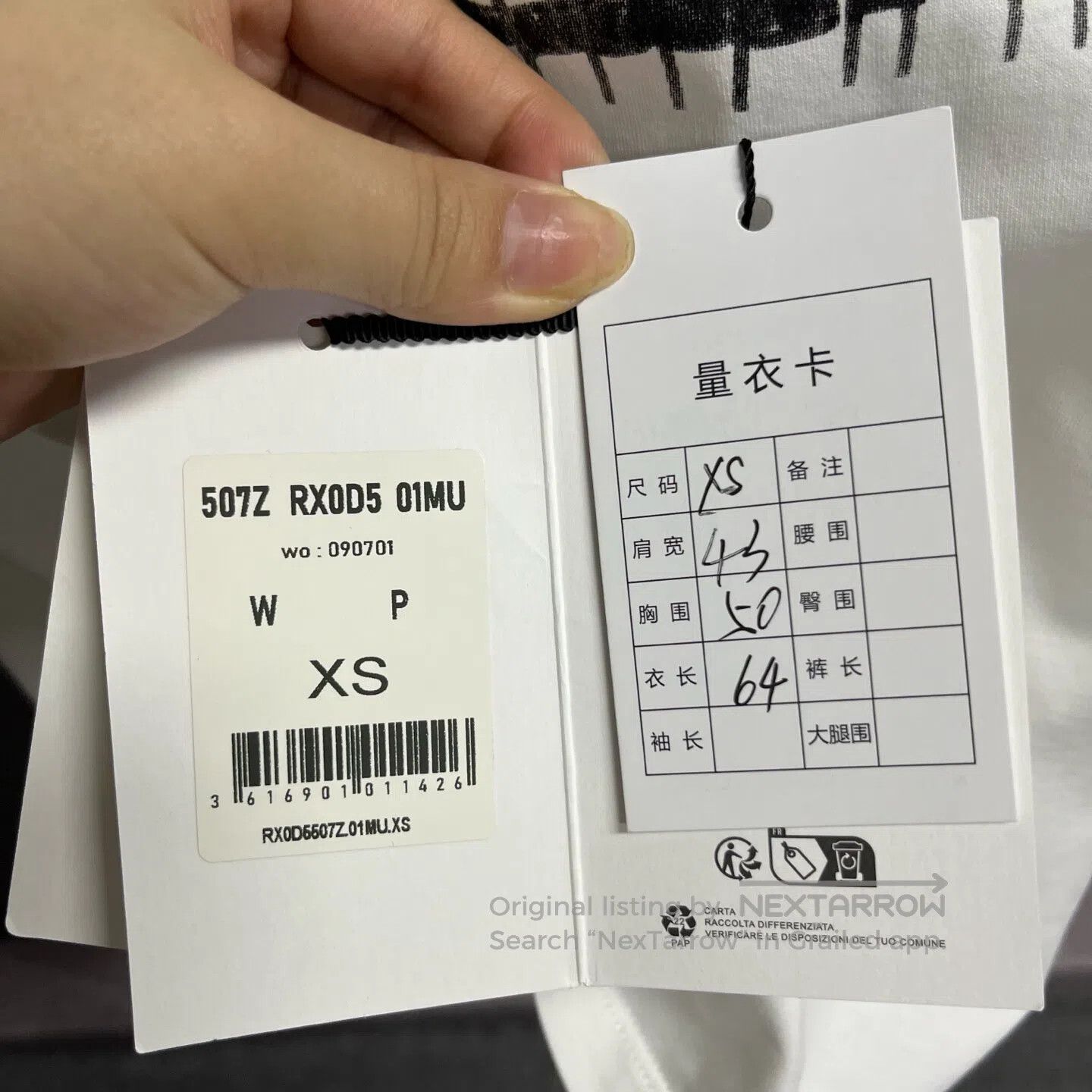Celine CELINE T-shirt with a relaxed, off-the-shoulder letter des Size XS / US 0-2 / IT 36-38 - 4 Thumbnail