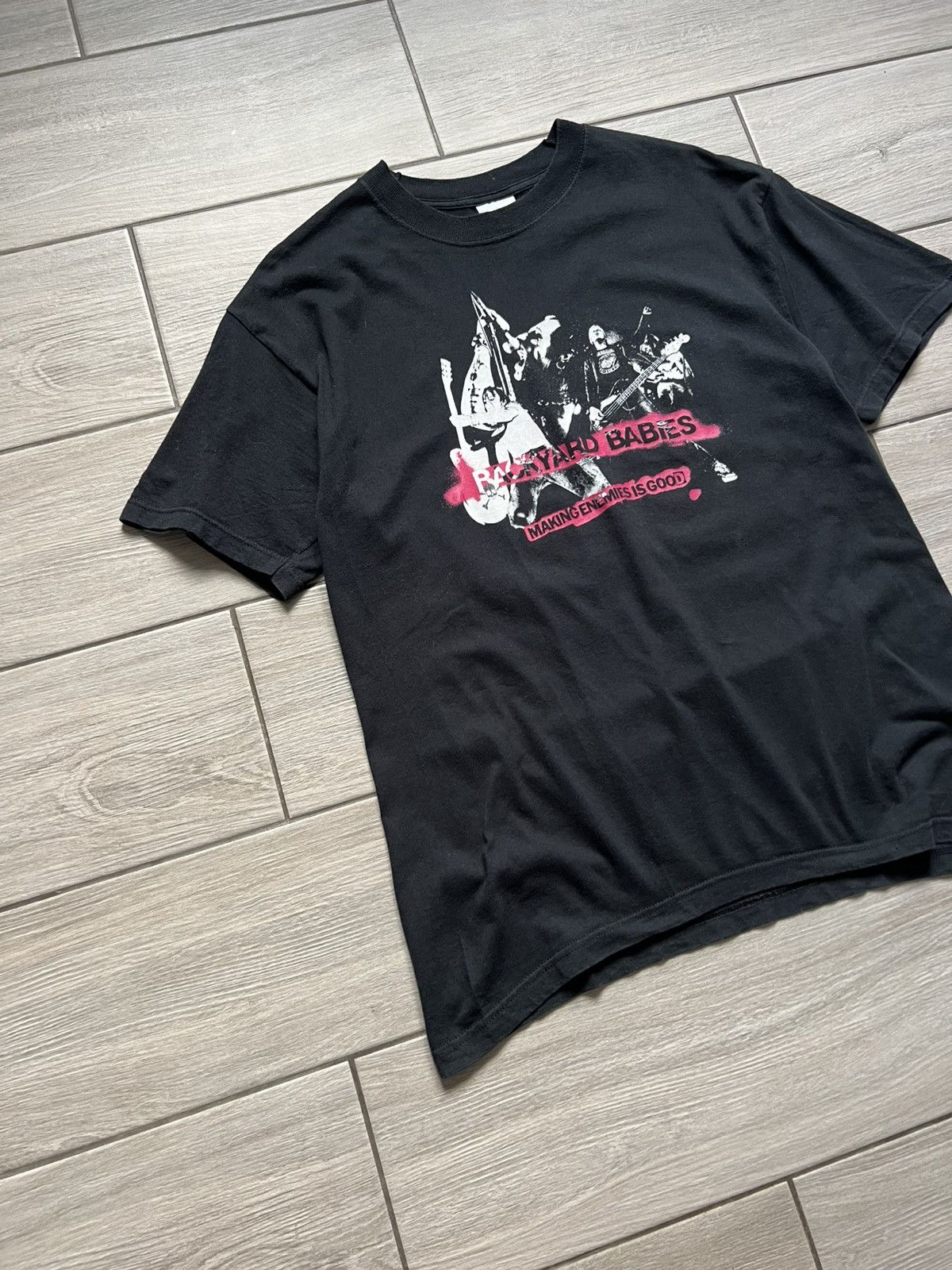 Band Tees Vintage 90s BACKYARD BABIES Swedish Rock Band Shirt Size US L / EU 52-54 / 3 - 3 Thumbnail