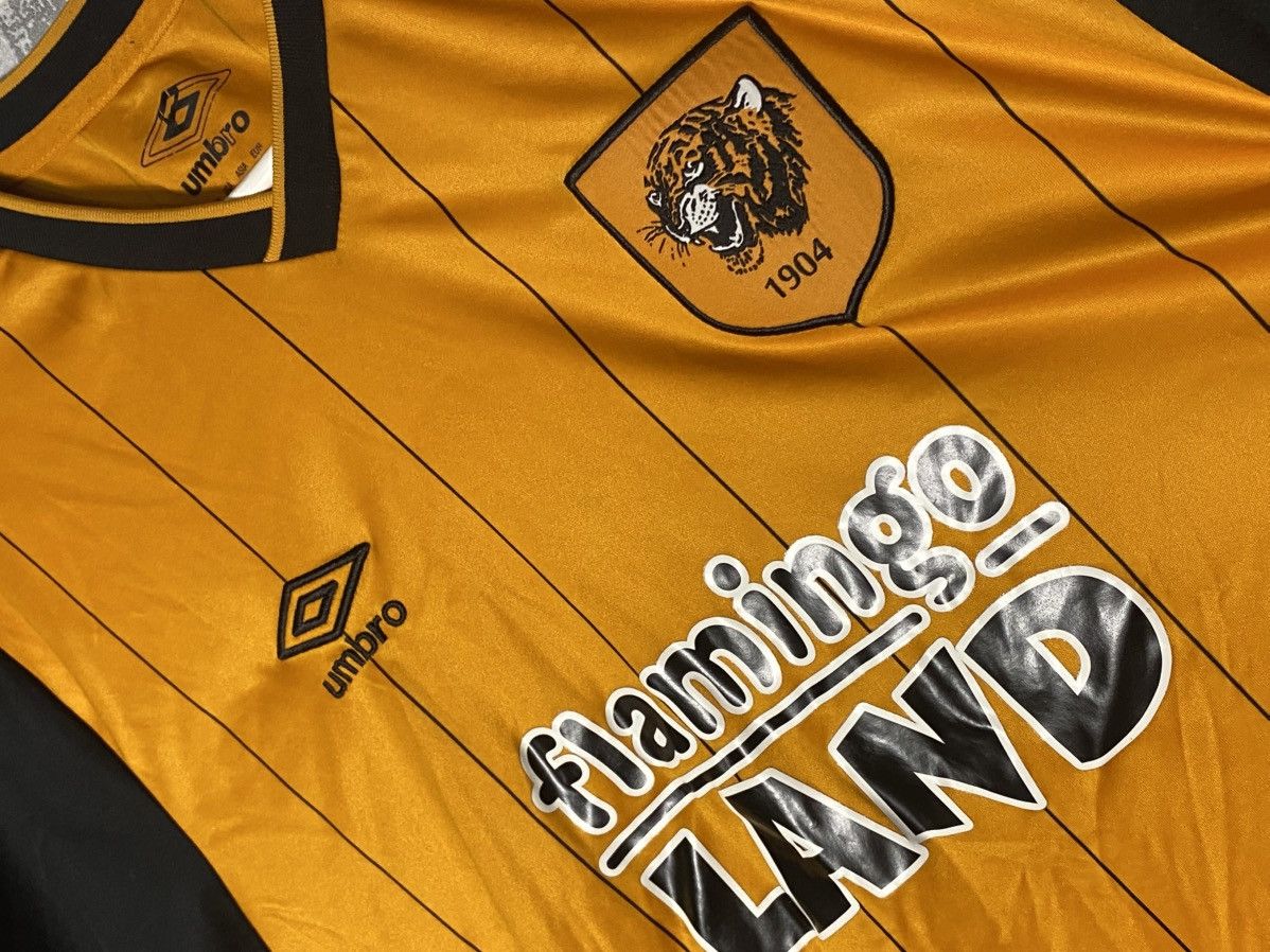 Umbro Hull City Umbro Home Soccer Jersey 2015 Football Shirt Kit Size US L / EU 52-54 / 3 - 2 Thumbnail