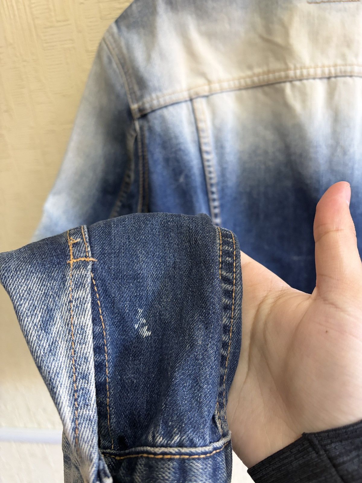 Levi's Vintage Clothing Levi's Girls Ombre Dip Dye Denim Trucker Jacket Blue/White L Size L / US 10 / IT 46 - 9 Thumbnail
