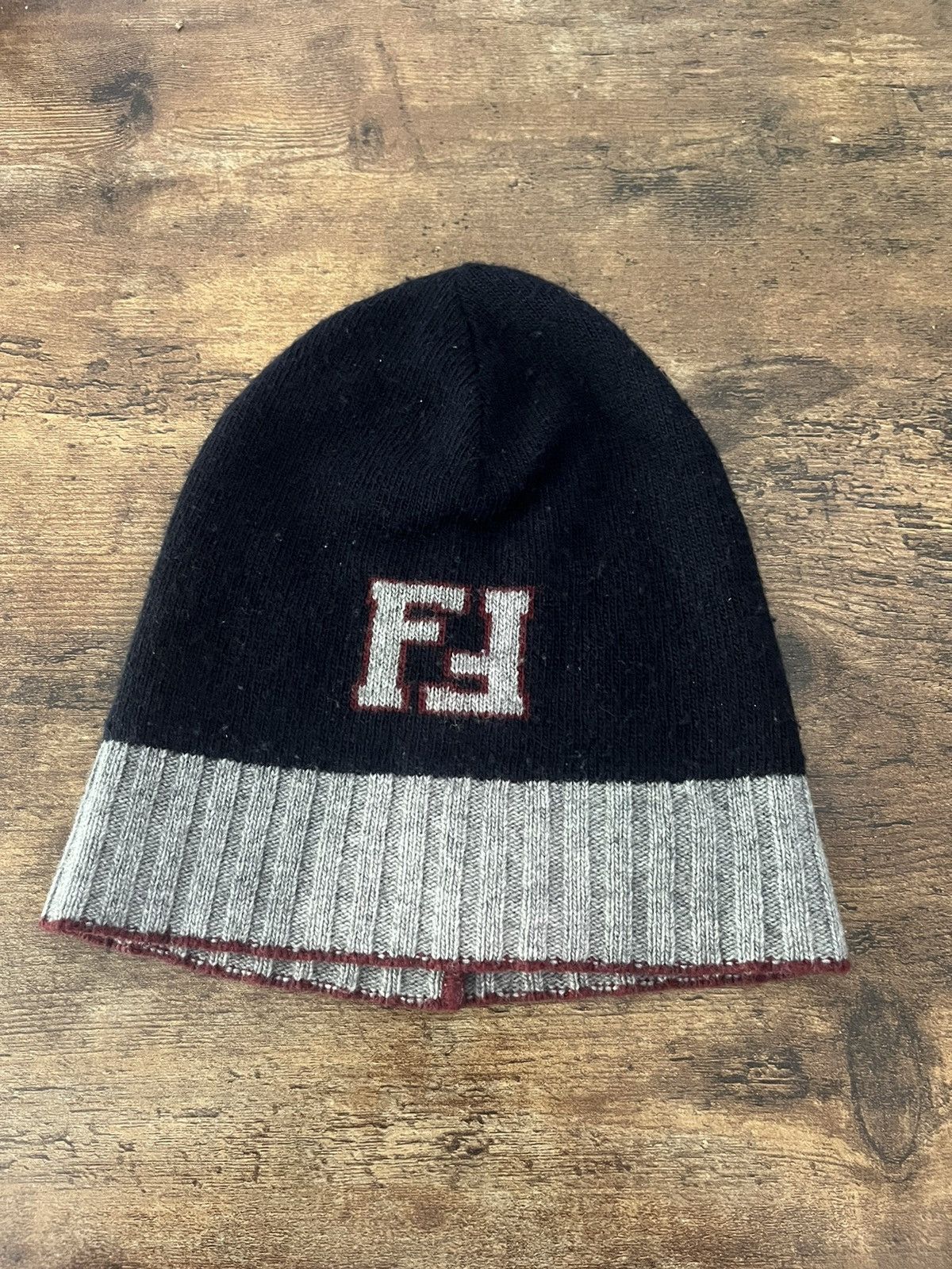 Fendi Fendi Beanie Size ONE SIZE - 1 Thumbnail