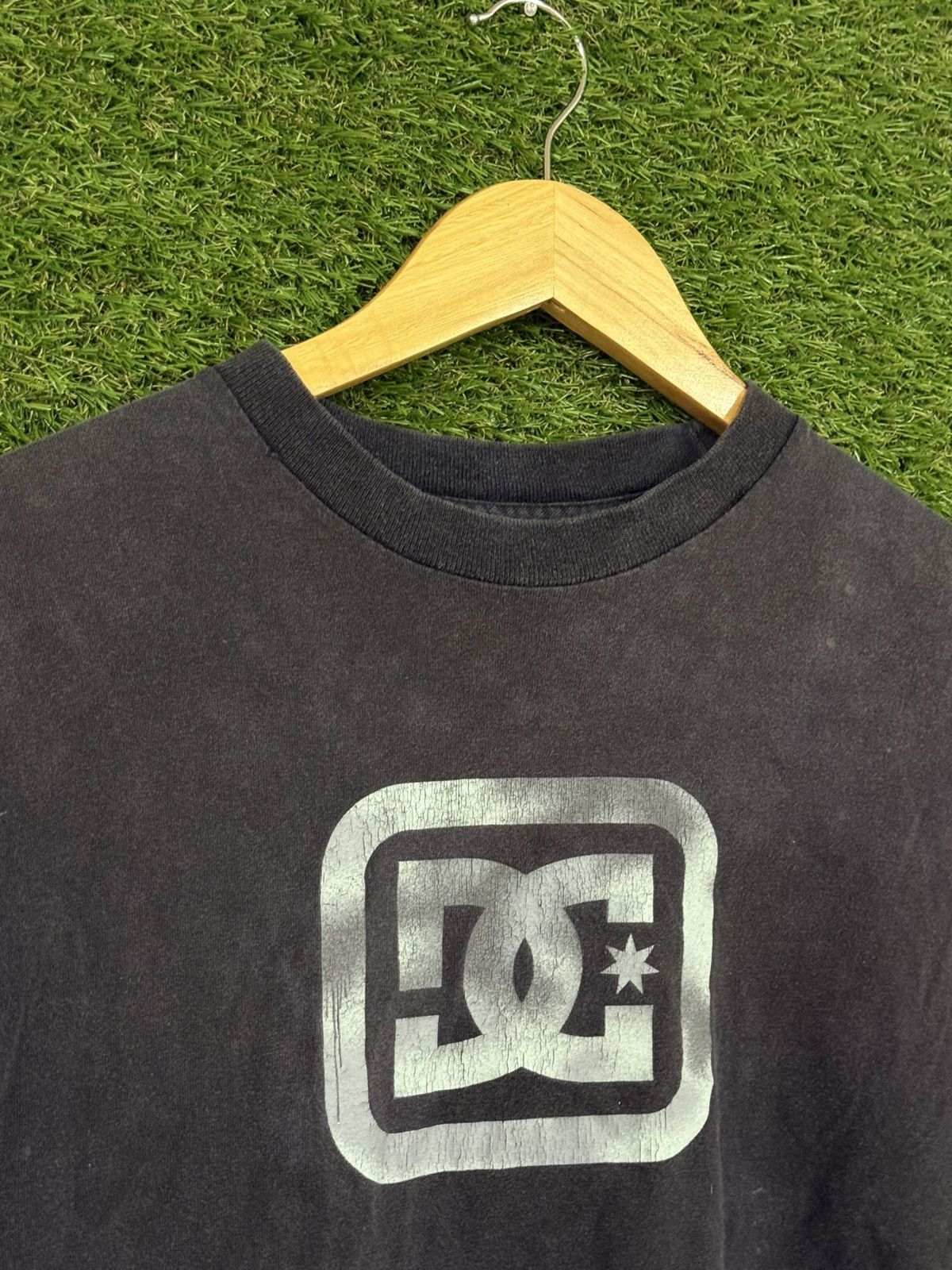 DC DC Distressed Center Mini Logo T Shirt Grey Faded Black Size US S / EU 44-46 / 1 - 3 Thumbnail