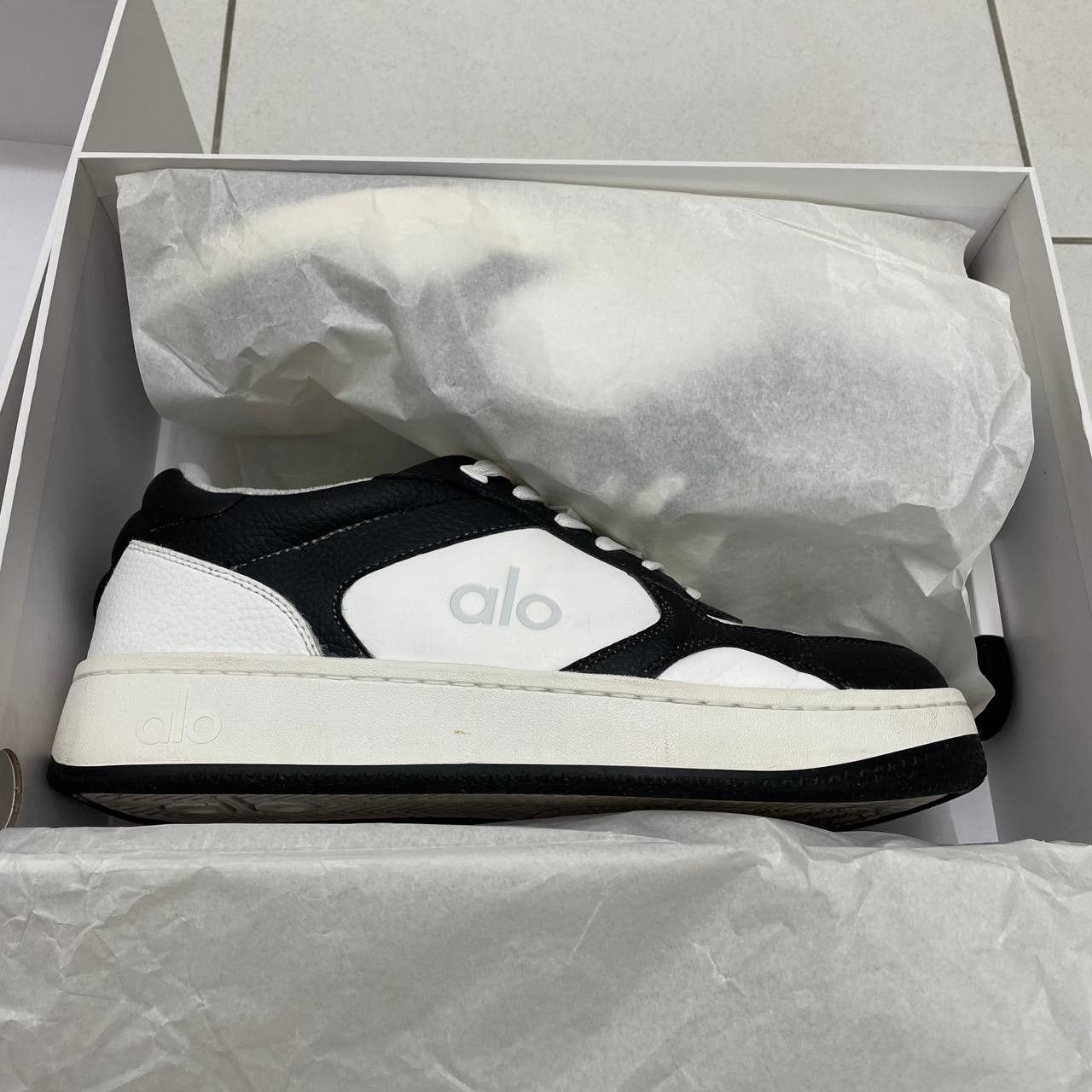 Alo ⭐️SALES⭐️ [11US] ALO YOGA SNEAKERS RECOVERY MODE BLACK WHITE Size US 11 / EU 44 - 5 Thumbnail