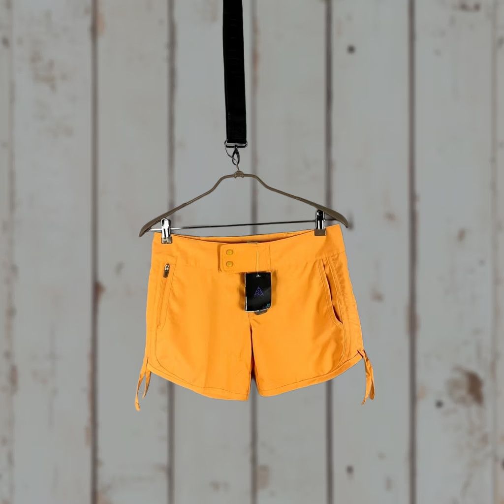 Nike ACG Nike ACG/ETC Shorts Womens Size 32X34 Orange Polyester Sports Mini Button Fly Size 24" / US 00 / IT 34 - 1 Thumbnail