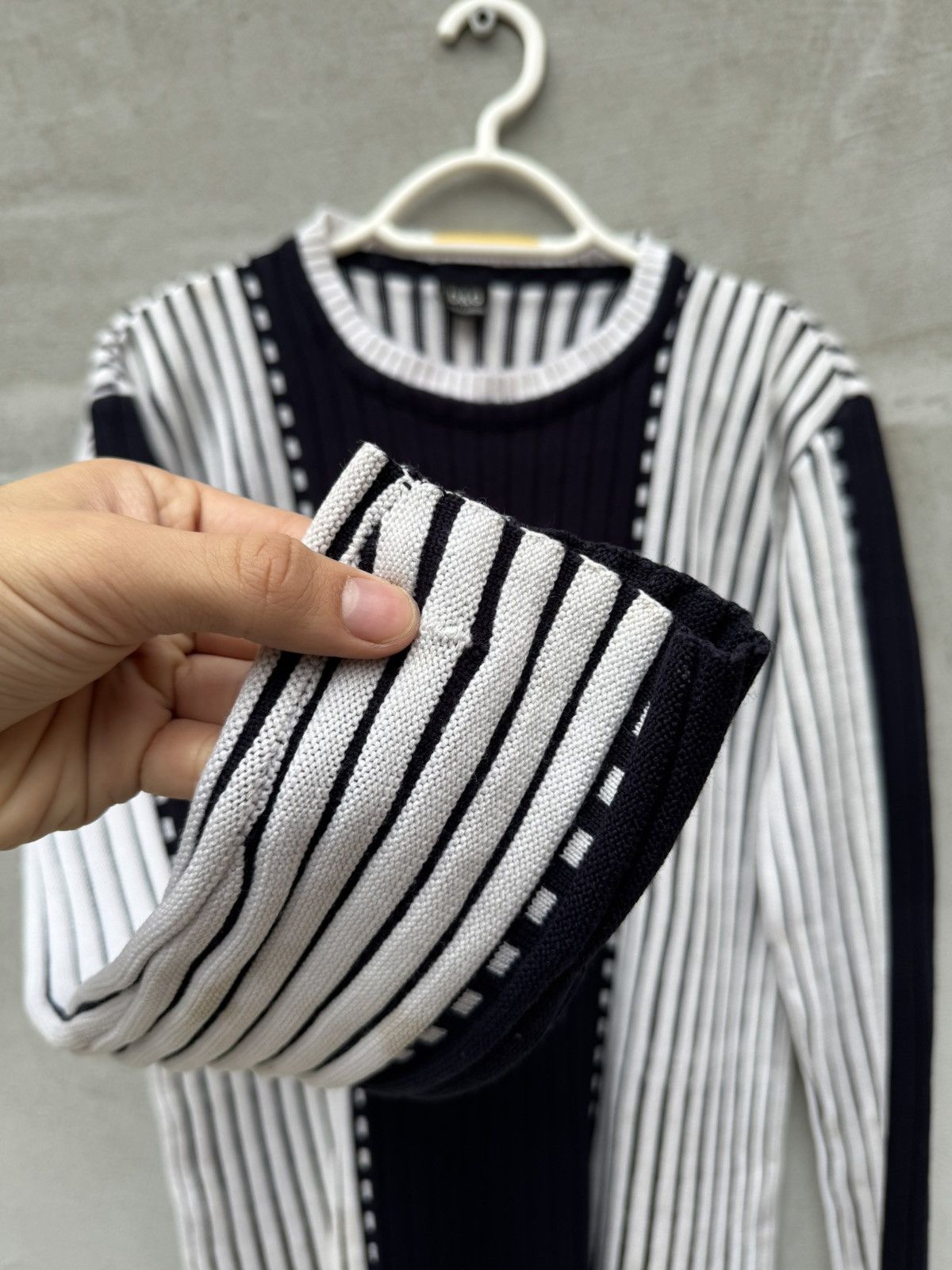 Dolce & Gabbana VINTAGE DOLCE & GABBANA KNITTED SWEATER Size US S / EU 44-46 / 1 - 8 Thumbnail