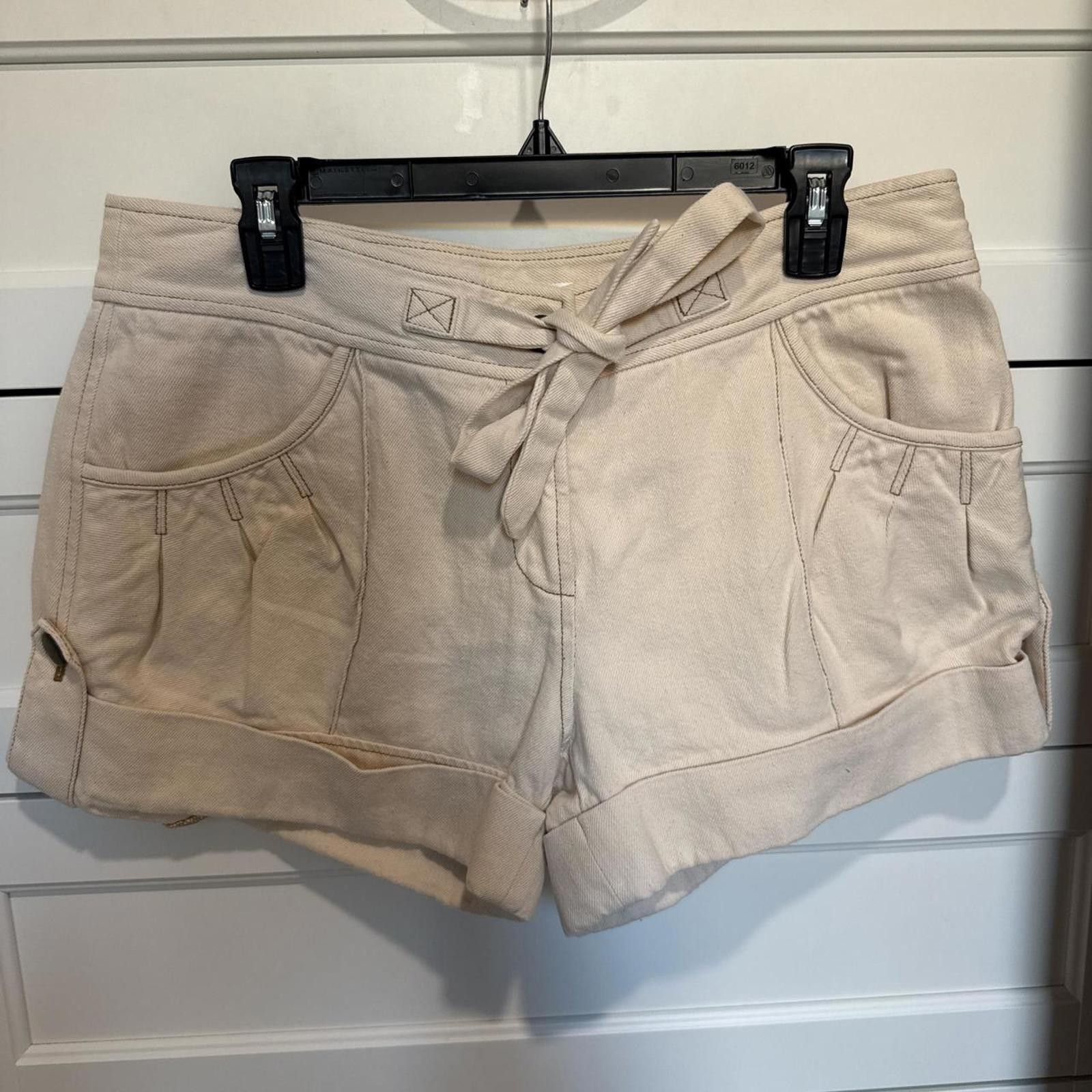 Diane von Furstenberg Diane von Furstenberg Women's Cream and Tan Shorts Size 32" / US 10 / IT 46 - 1 Thumbnail
