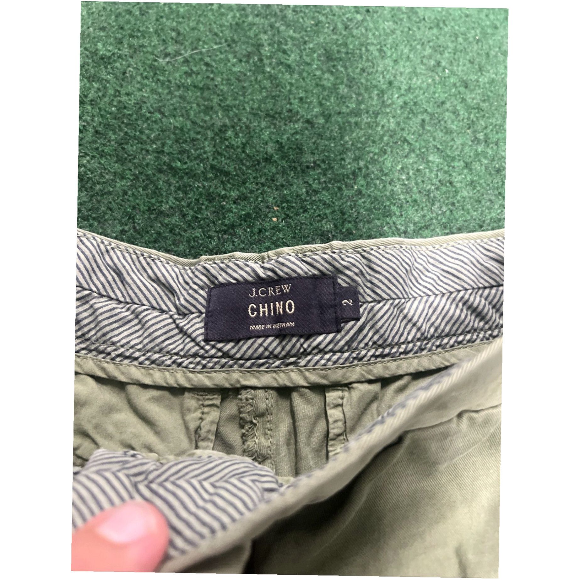 J.Crew J. Crew Broken In Chino Shorts Green Size 2 Mid Rise Cotton Size 26" / US 2 / IT 38 - 2 Thumbnail