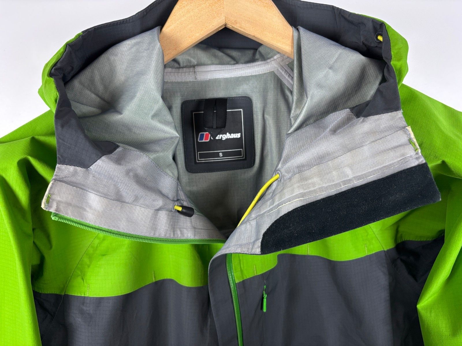 Berghaus Berghaus Vapour Storm Gore-Tex Waterproof Jacket Green S Size US S / EU 44-46 / 1 - 10 Thumbnail