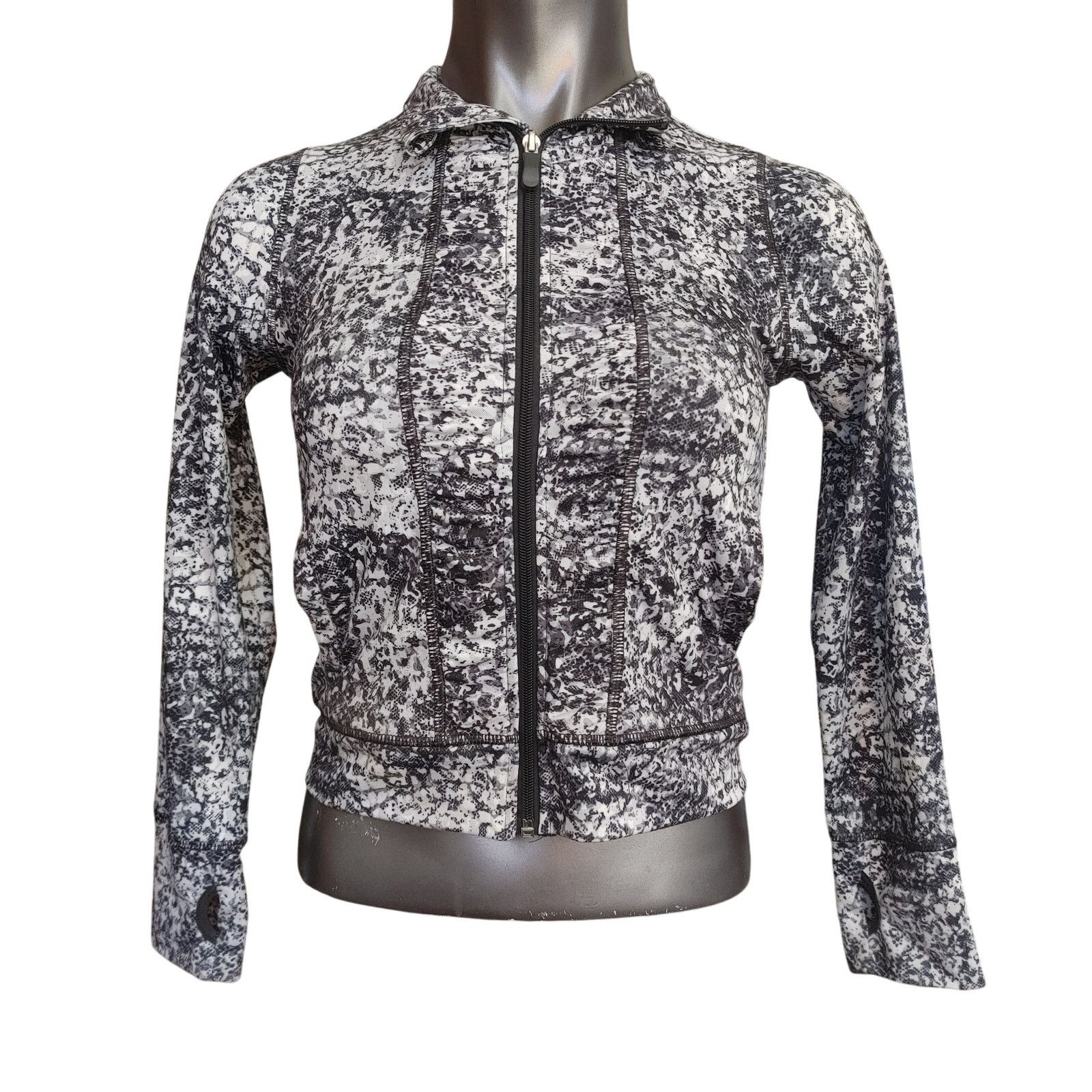 Other Danskin Now Womens M Grey/White Long Sleeve Full Zip Sweater Size M / US 6-8 / IT 42-44 - 1 Thumbnail