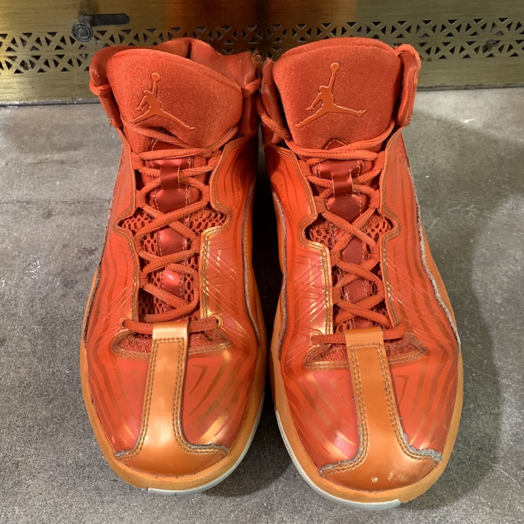 Nike Nike Jordan Aero Mania Team Orange White Total Orange 552313-805 Men's Size 9 Athletic Basketball Shoes Size US 9 / EU 42 - 6 Thumbnail