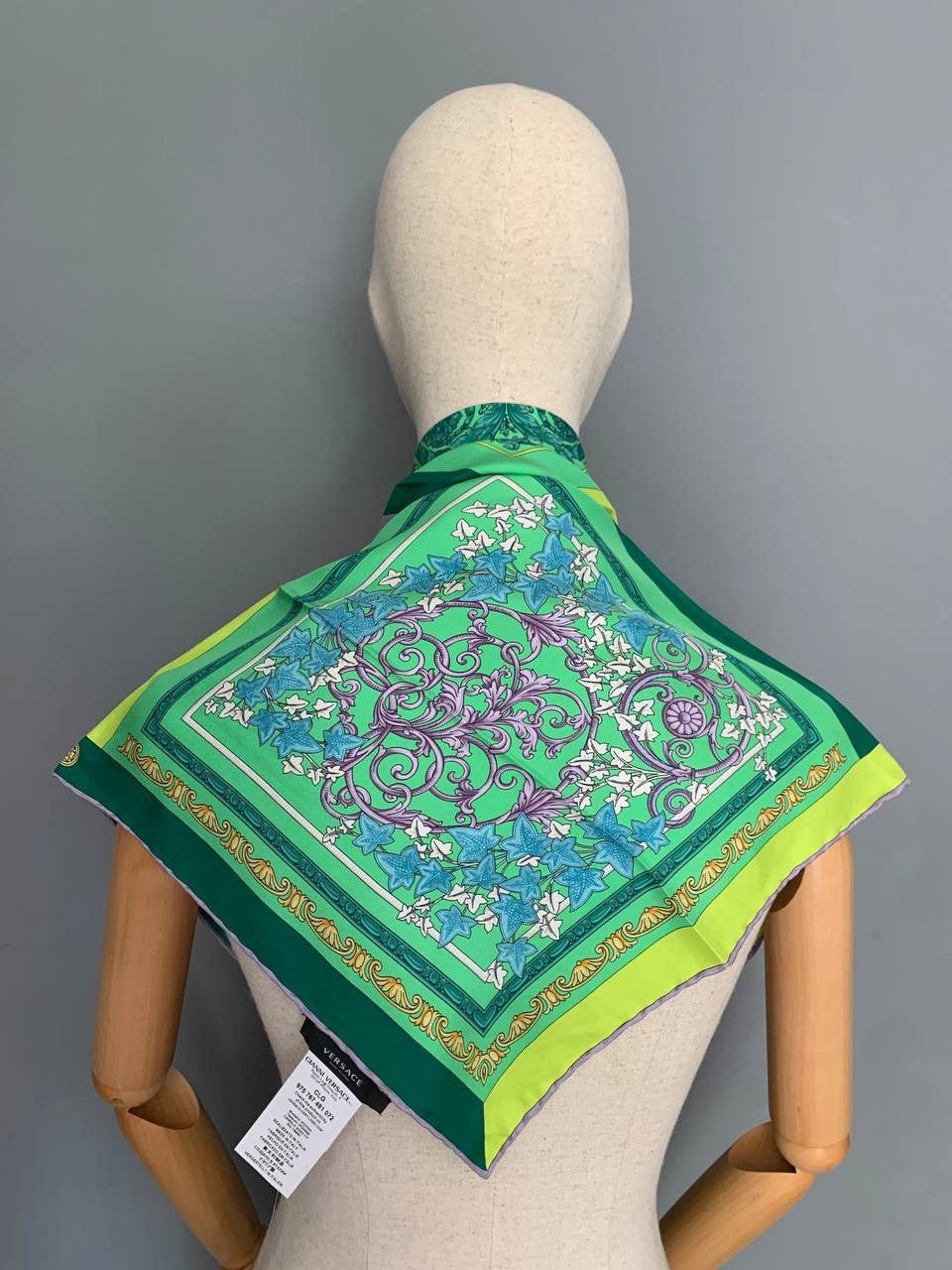 Versace Versace Silk Scarf Medusa logo Abstract New Size ONE SIZE - 7 Thumbnail