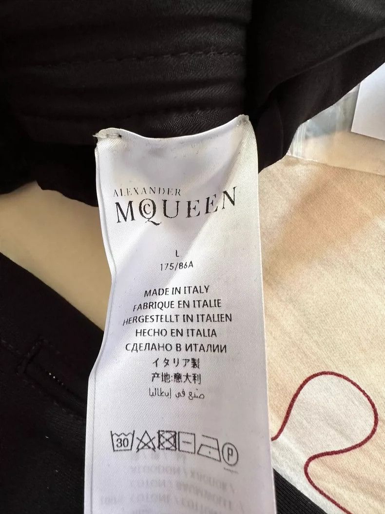 Alexander McQueen Alexander McQUEEN size L Black pants, size L.Made of thick Size US 30 / EU 46 - 8 Thumbnail