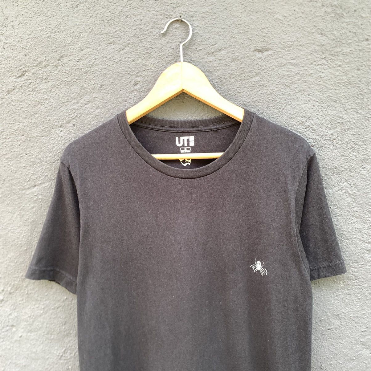 Uniqlo Thrashed Faded Hunter X Hunter X Uniqlo Anima Tee Size US M / EU 48-50 / 2 - 4 Thumbnail