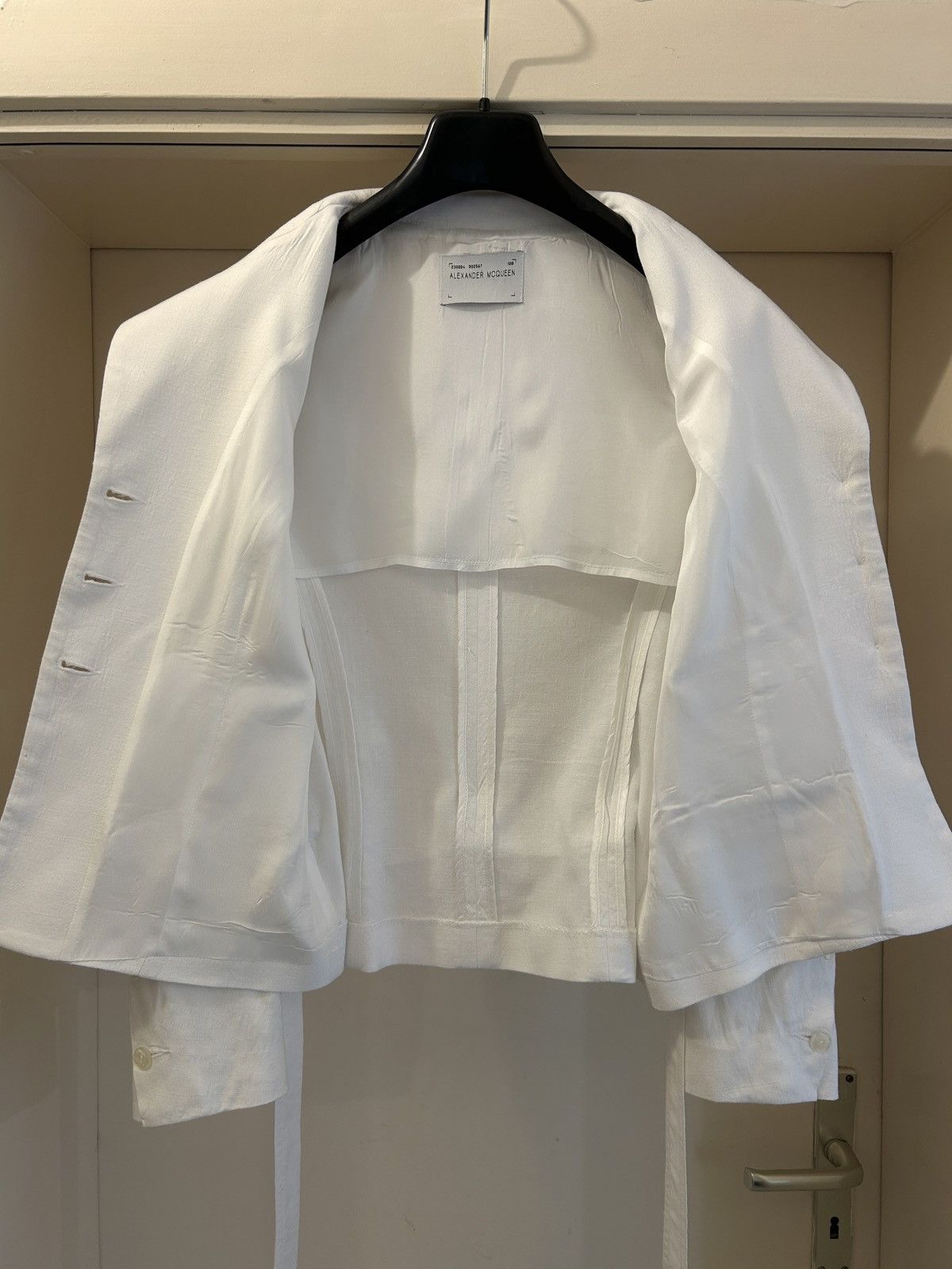 Alexander McQueen 1990s peaked lapel blazer with sequin trim Size S / US 4 / IT 40 - 12 Thumbnail