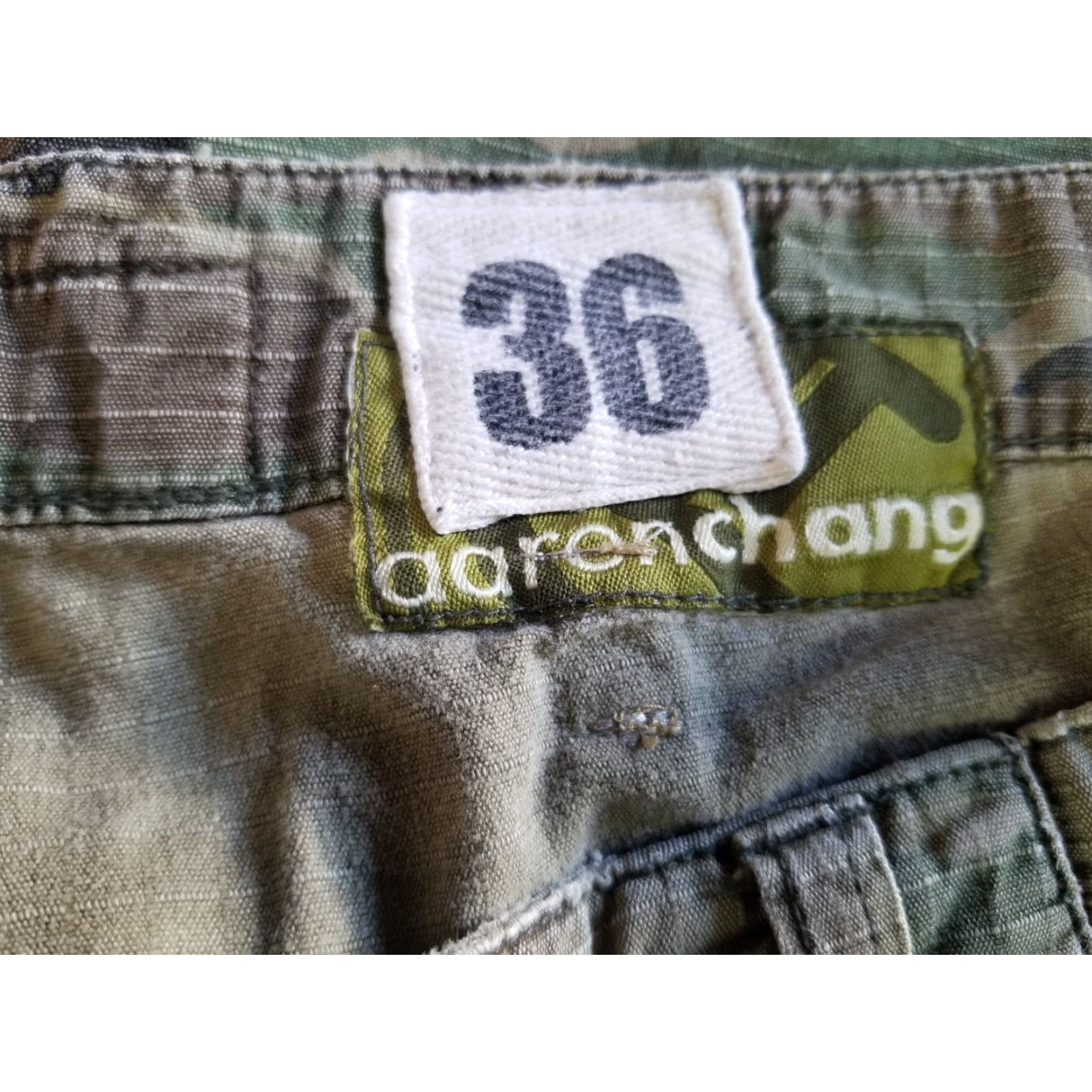 Vintage VINTAGE Aaron Chang CAMOUFLAGE Shorts Cargo 36 Green Men Bottom 100% Cotton Shorts Mens 90s Size US 36 / EU 52 - 6 Thumbnail