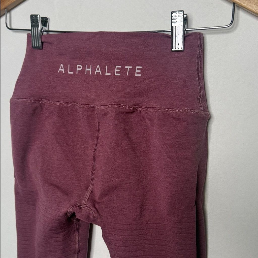 Alphalete Athletics NWOT ALPHALETE OG Revival high rise Violet purple leggings S Size 26" / US 2 / IT 38 - 4 Thumbnail