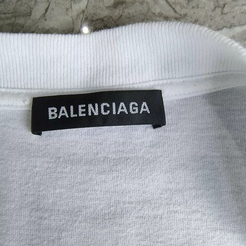 Balenciaga Balenciaga White Round Neck Short Sleeve with Red Letter C Size US M / EU 48-50 / 2 - 4 Thumbnail