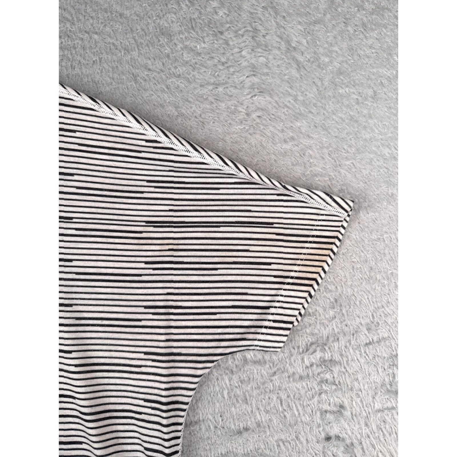 The North Face The North Face Shirt Women S White Stripe Crew Neck Short Sleeve Basic Casual Shirt Mens? Size S / US 4 / IT 40 - 2 Thumbnail