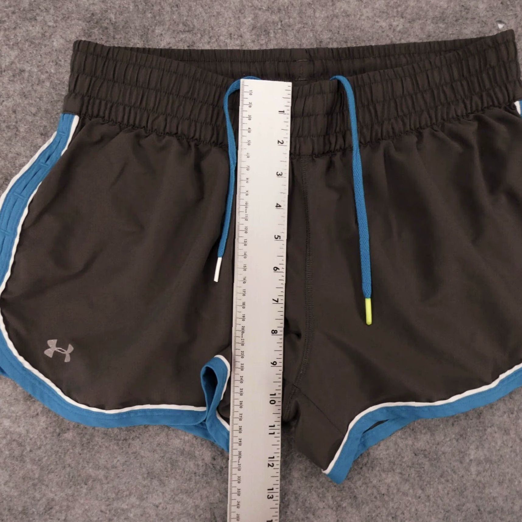 Under Armour Under Armour Shorts Womens Medium Athletic Gray Blue w Drawstring Lined 3 Inseam Regular Slim Semi-Fitted Size 30" / US 8 / IT 44 - 6 Thumbnail