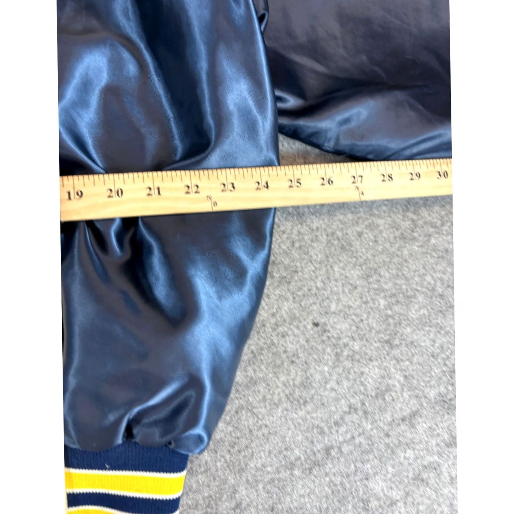 George VINTAGE George Strait Tour Satin Bomber Jacket Mens XL Blue Yellow USA Bomber Jacket Mens XL George Strait Tour Satin Blue Yellow USA Size US XL / EU 56 / 4 - 7 Thumbnail