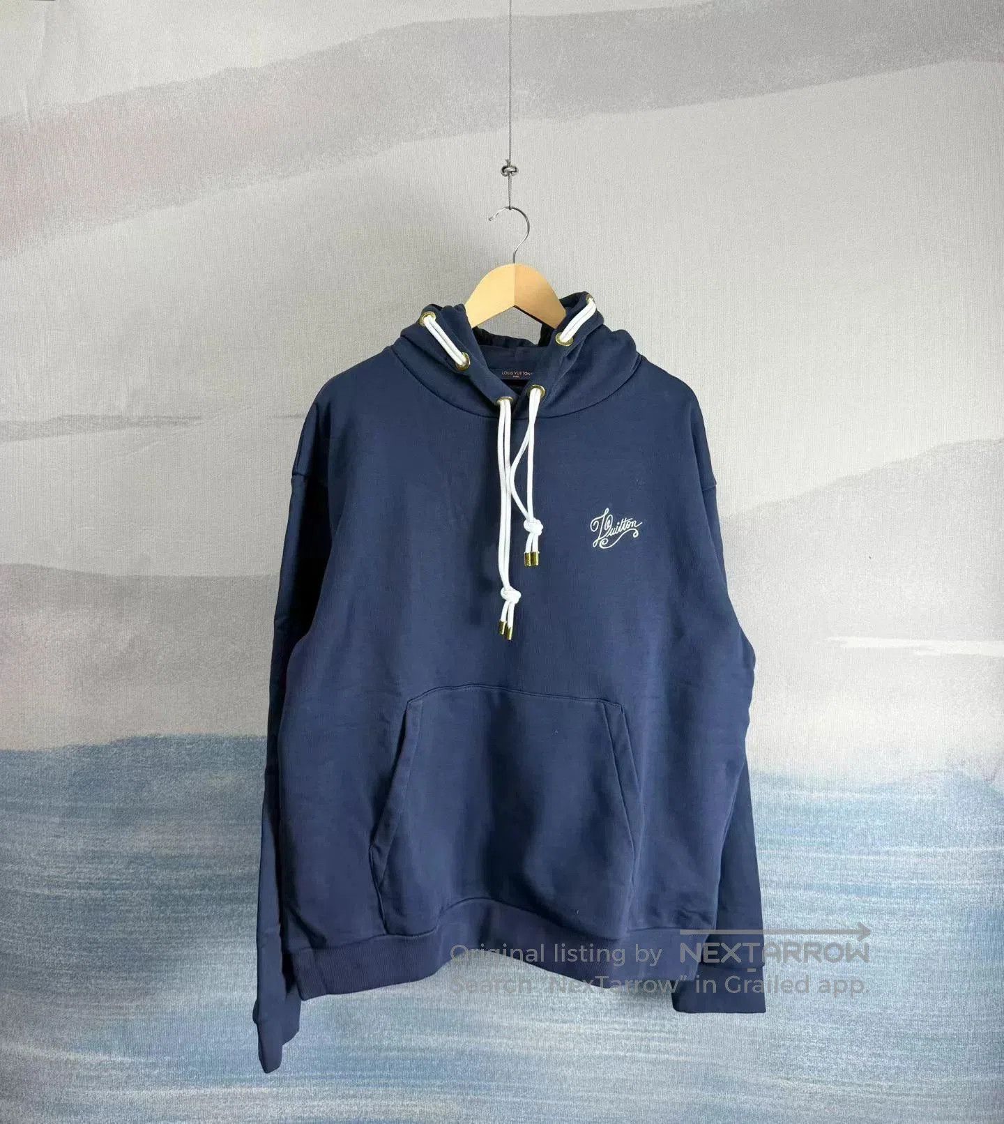 Louis Vuitton louis vuitton navy logo hoodie with drawstring. Size US XL / EU 56 / 4 - 1 Thumbnail
