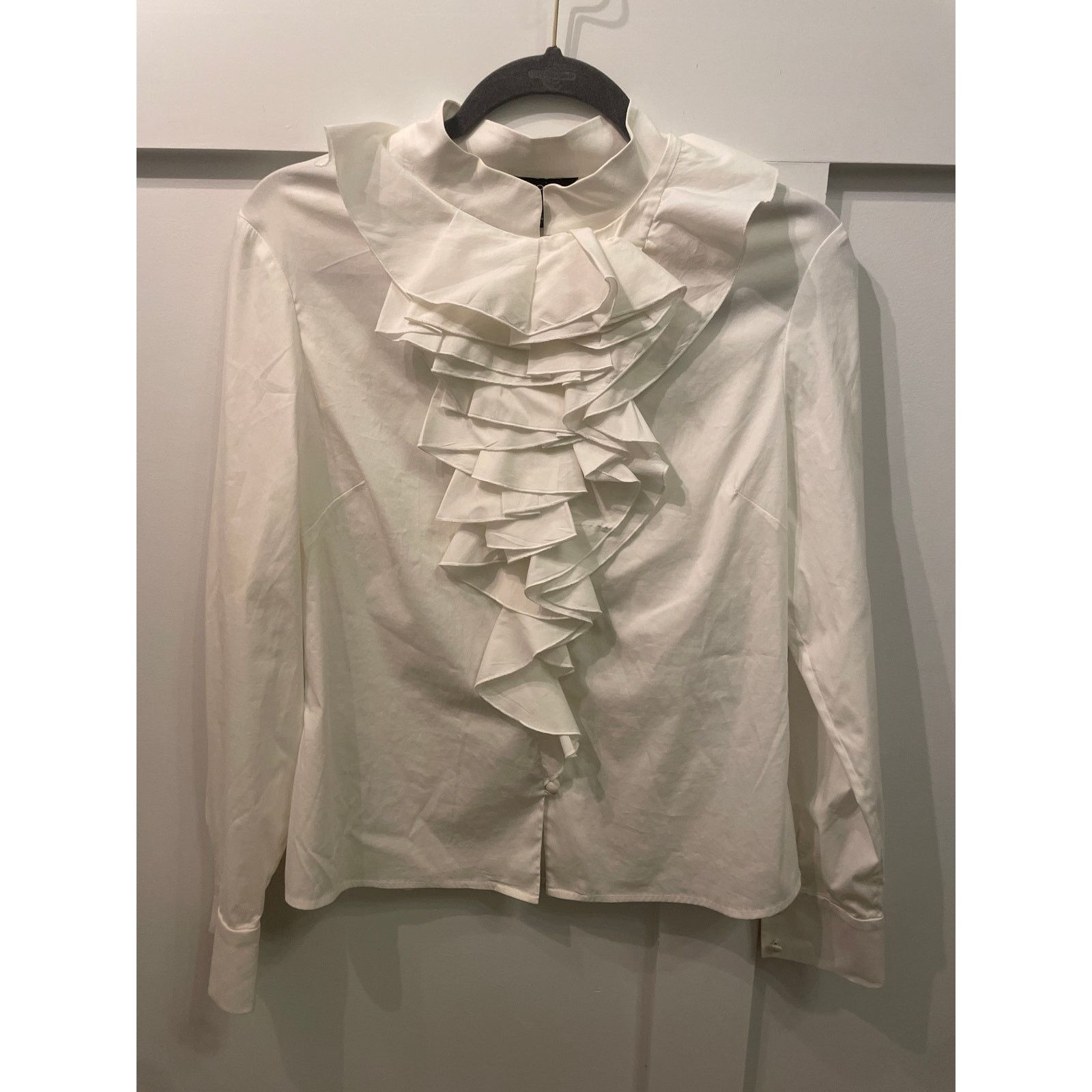 St. John St. John White Tuxedo Front Ruffle Button Down Blouse, sz 6 Size M / US 6-8 / IT 42-44 - 1 Thumbnail