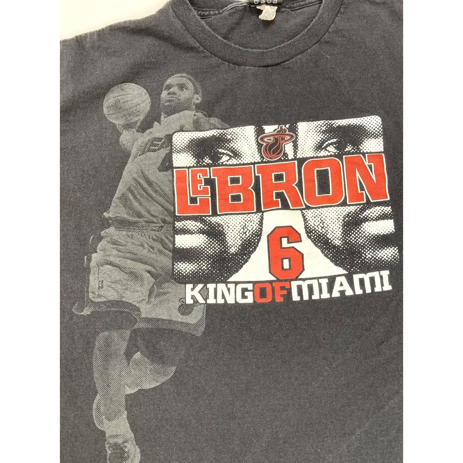 NBA UNK NBA Miami Heat King Of Miami Lebron James Graphic T-shirt Men Large Black Size US L / EU 52-54 / 3 - 2 Thumbnail