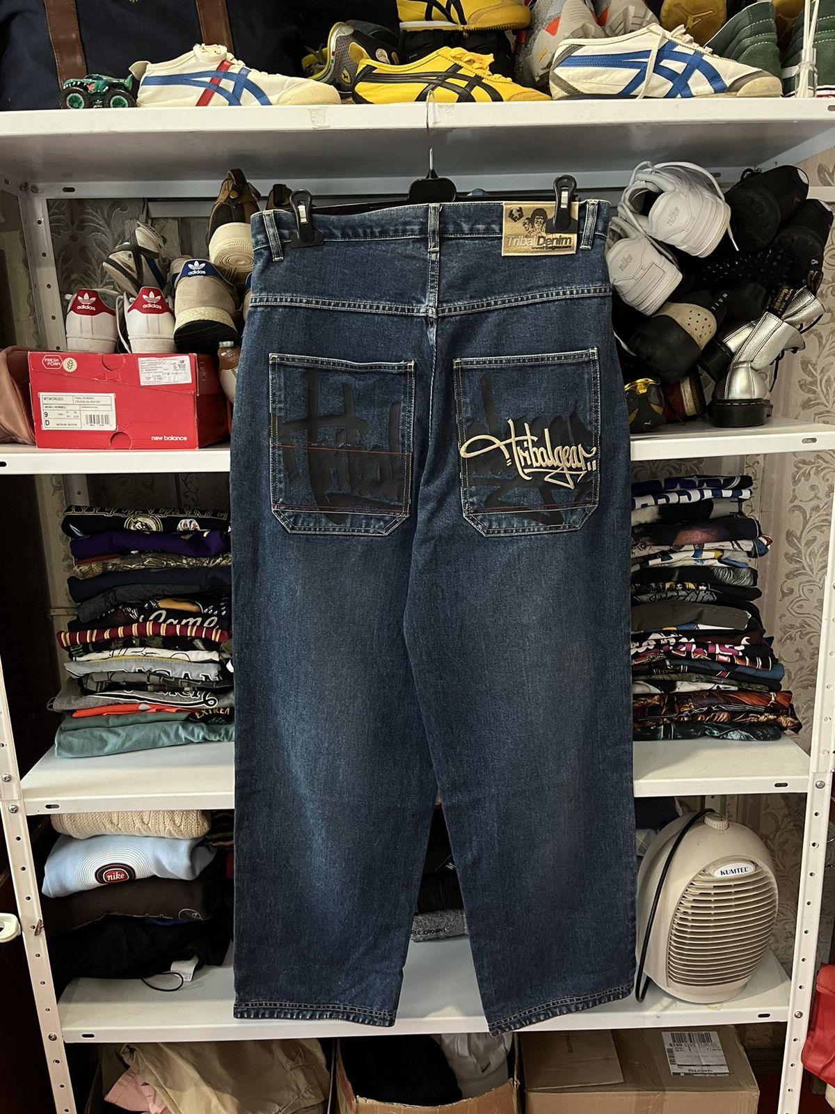 Japanese Brand Vintage Blue Embroidery Baggy Winged Jeans Y2K Size US 32 / EU 48 - 1 Thumbnail