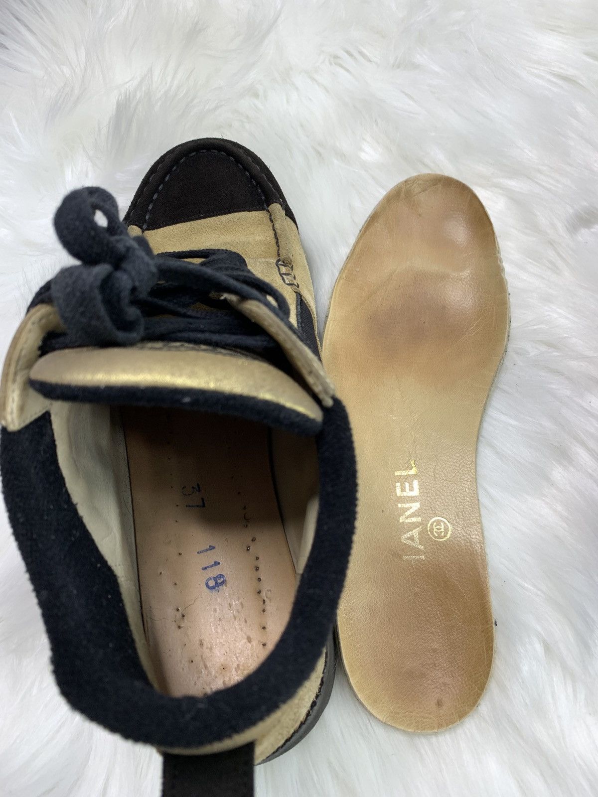 Chanel Chanel Vintage CC Logo Suede Hiking Boots 37/38 Size Size US 7 / IT 37 - 13 Thumbnail