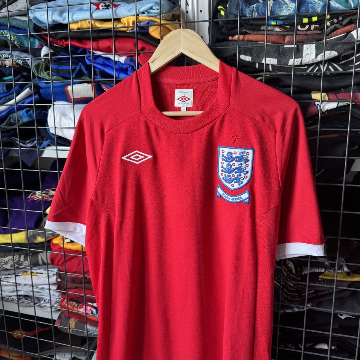Umbro Umbro England 2010 South Africa Soccer Jersey Size US M / EU 48-50 / 2 - 2 Thumbnail