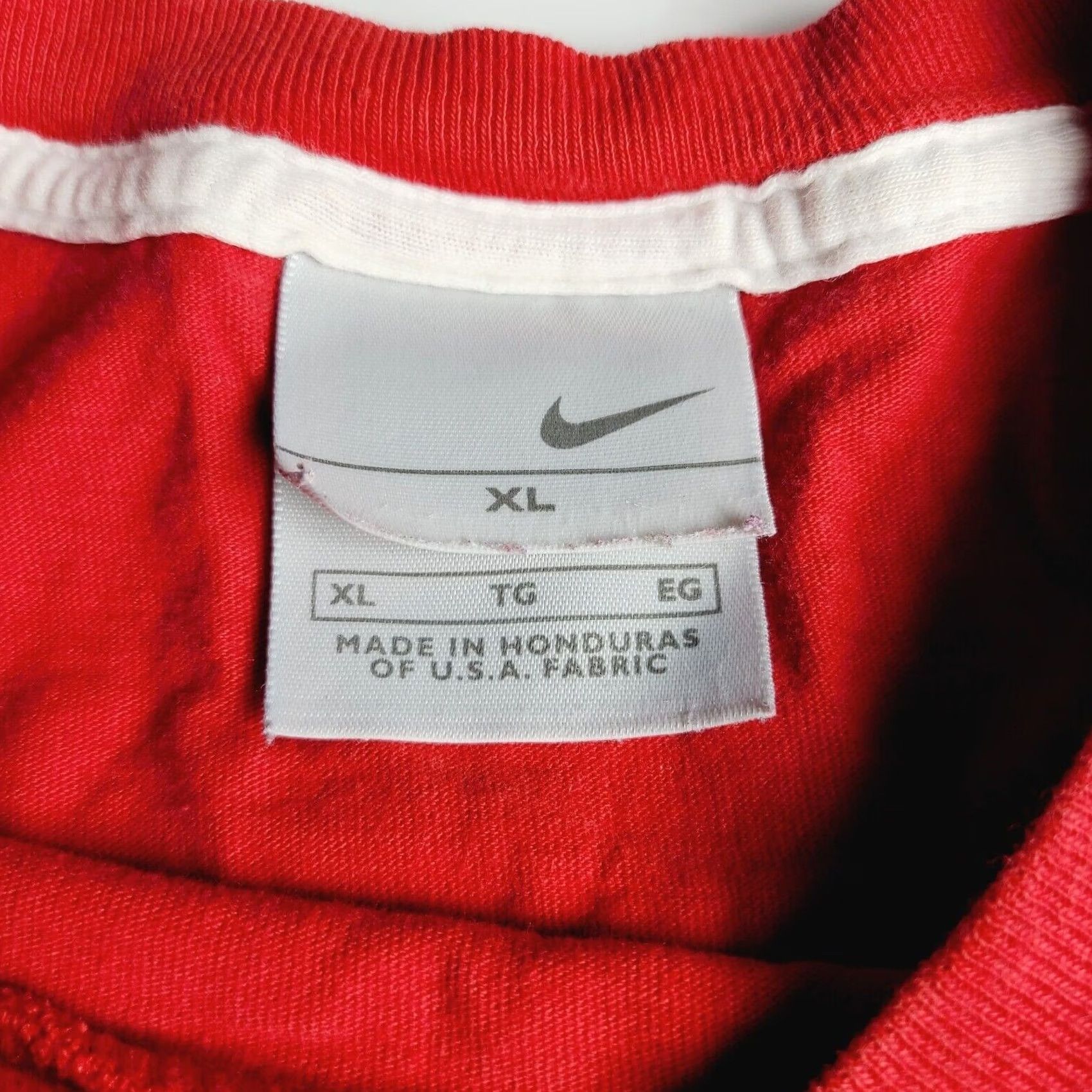 Nike VINTAGE Nike Air Y2K Red Futbol Soccer T-Shirt Men's Size XL Graphic Size US XL / EU 56 / 4 - 5 Thumbnail