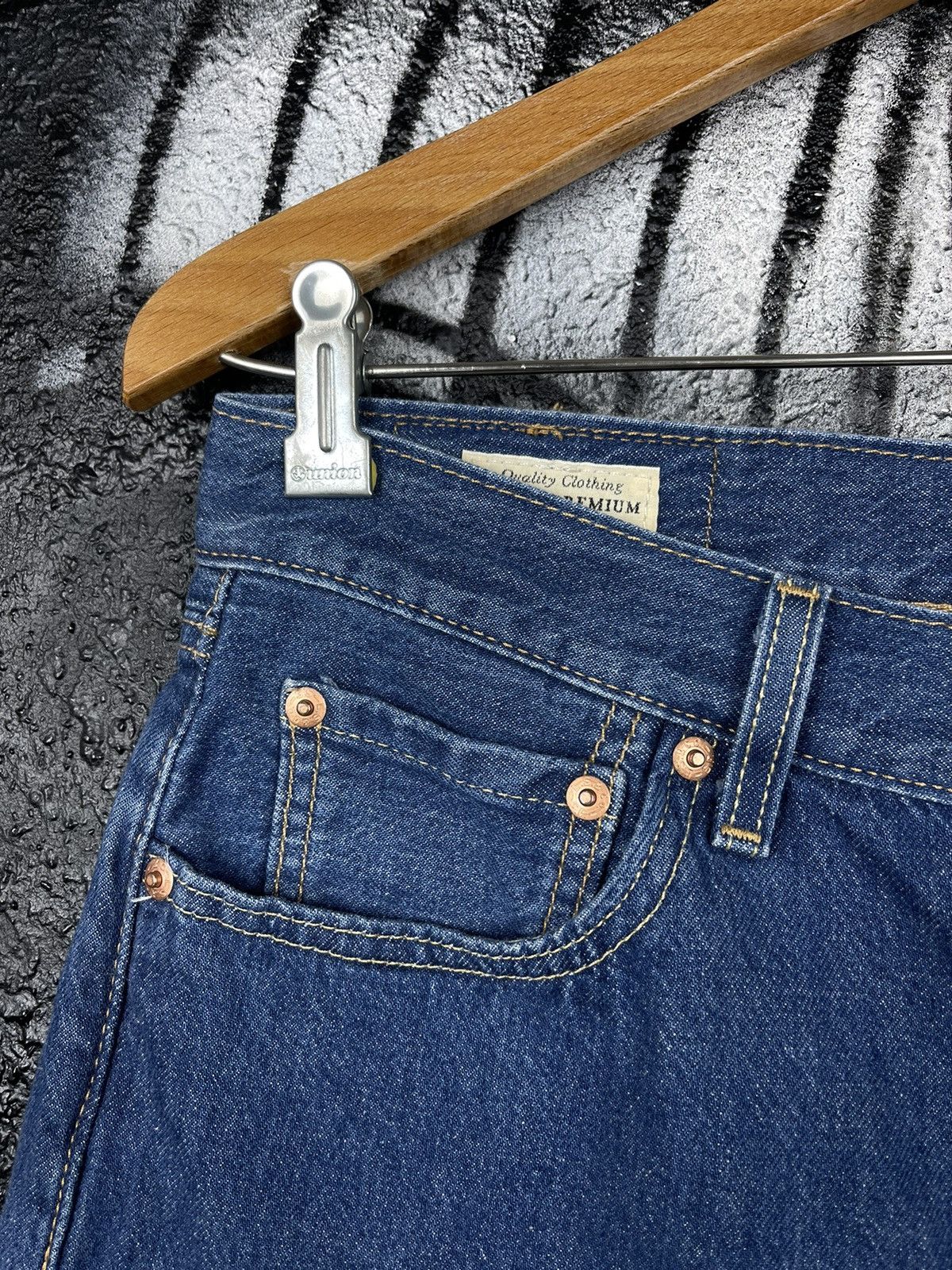 Levi's Levi’s Premium Lot 501 Jeans Shorts Men’s Size W29 Size US 29 - 7 Thumbnail