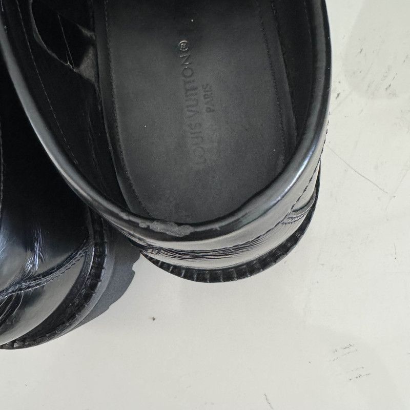 Louis Vuitton Louis Vuitton Black Leather Loafers for Men - Size US 9.5 / EU 42-43 - 1 Thumbnail