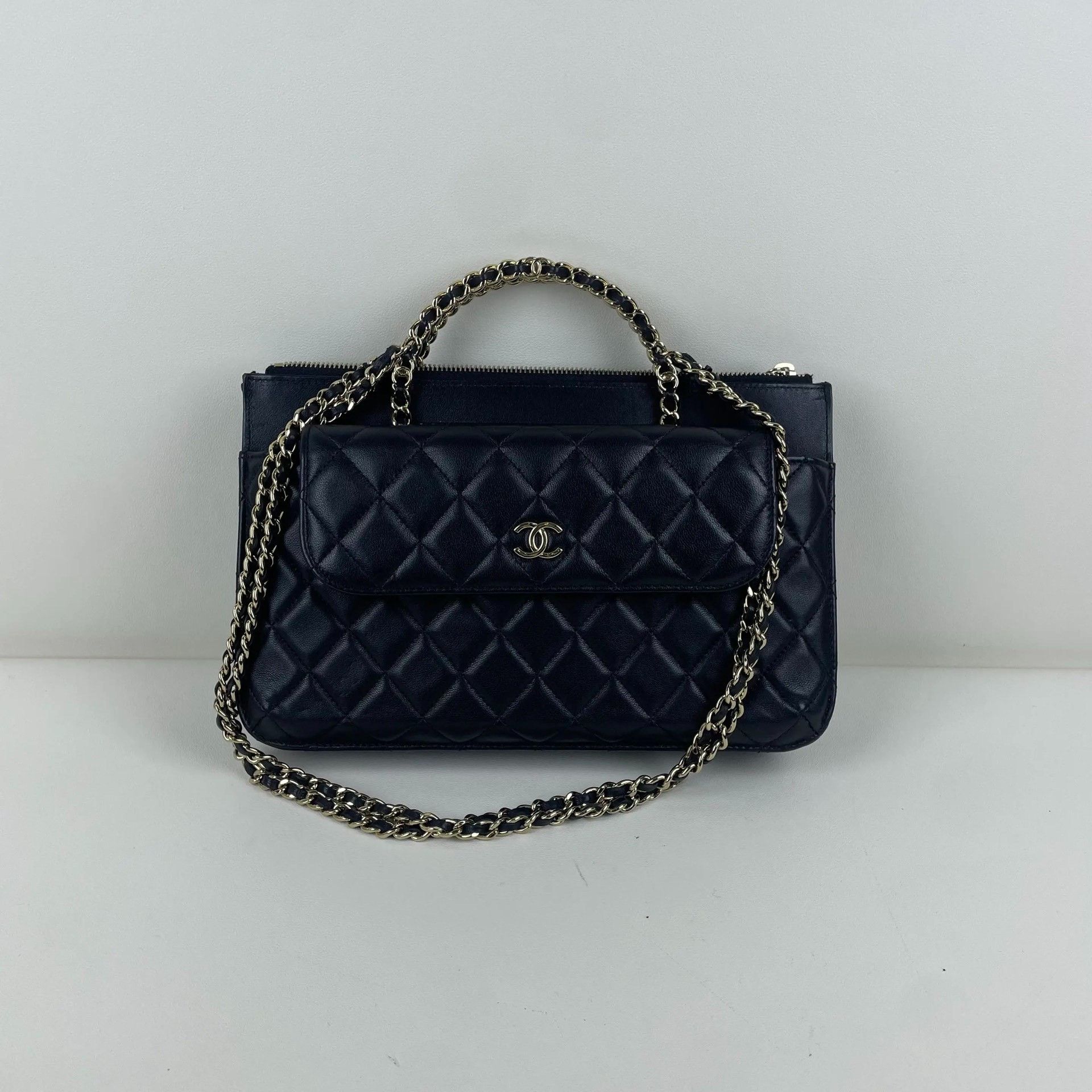 Chanel Pre-loved Bag Very good condition Size ONE SIZE - 1 Thumbnail