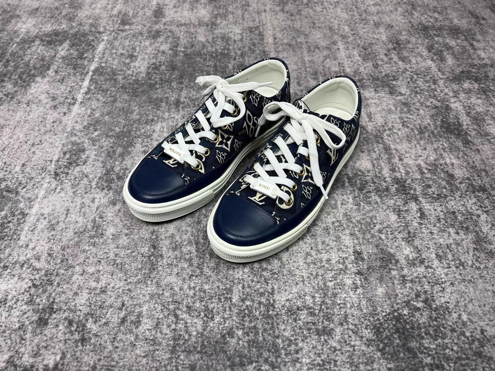 Louis Vuitton LV Monogram Sneakers K1 Size US 6 / IT 36 - 1 Thumbnail