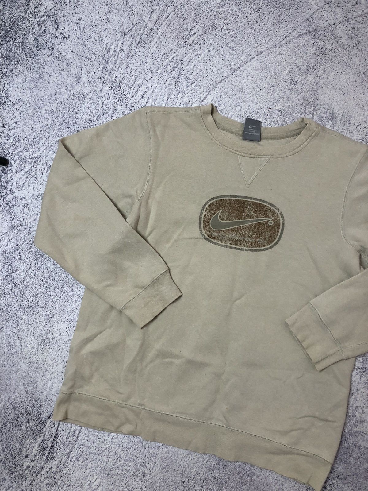 Nike Vintage sweater Nike logo size s y2k casual Size US L / EU 52-54 / 3 - 3 Thumbnail