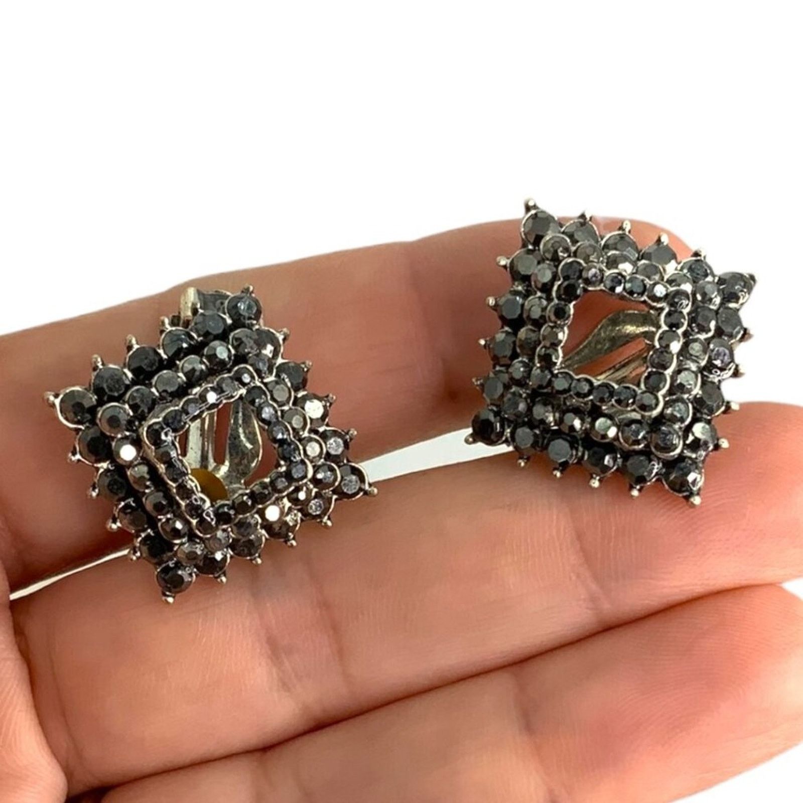 Other Vintage Black Stone Tiered Diamond Shape Clip On Earrings Size ONE SIZE - 1 Thumbnail
