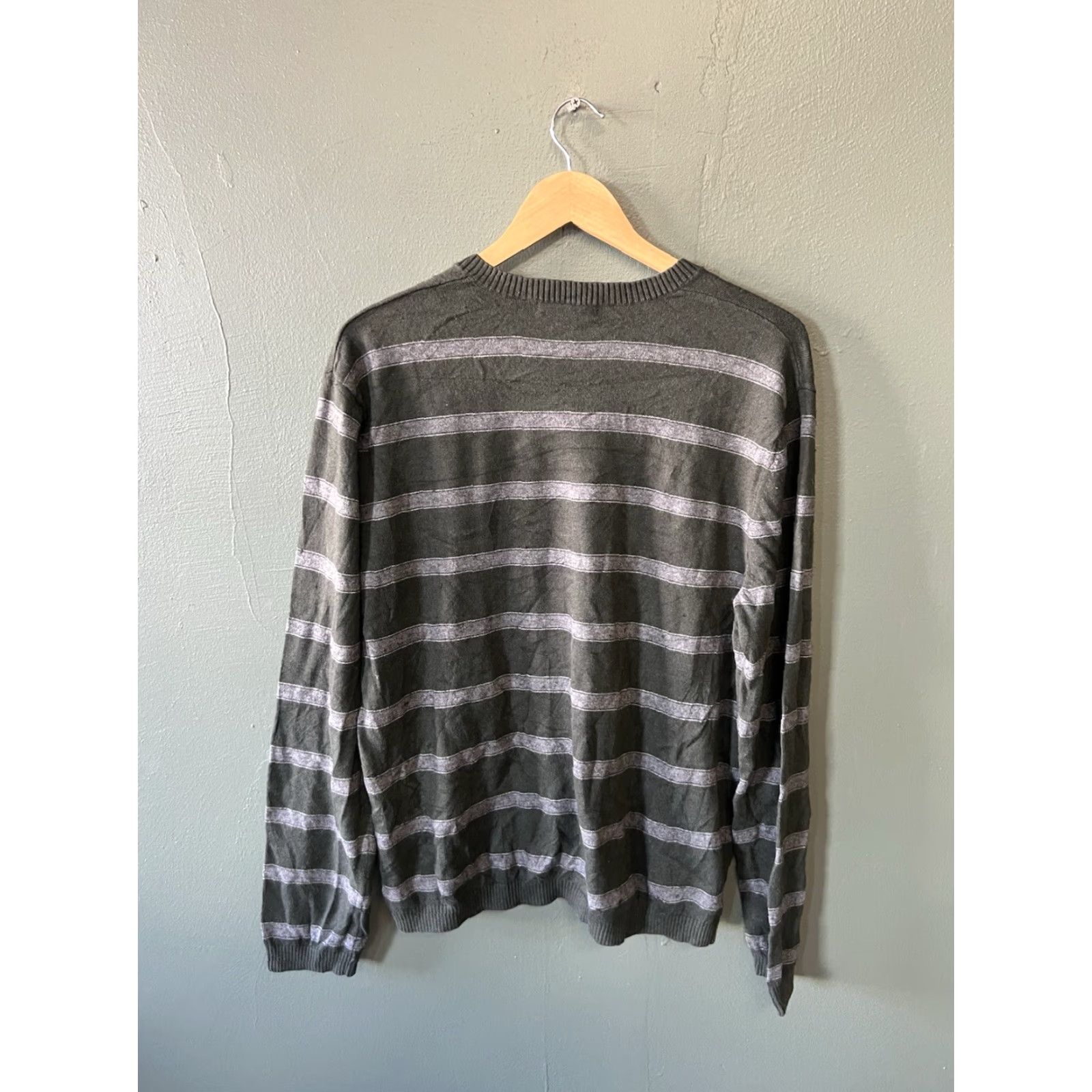 Banana Republic Banana Republic Mens Green Striped V-Neck Pullover Cashmere Sweater L Size Pullover Mens Green Striped V-Neck Cashmere Sweater (Size L) Size US L / EU 52-54 / 3 - 2 Thumbnail