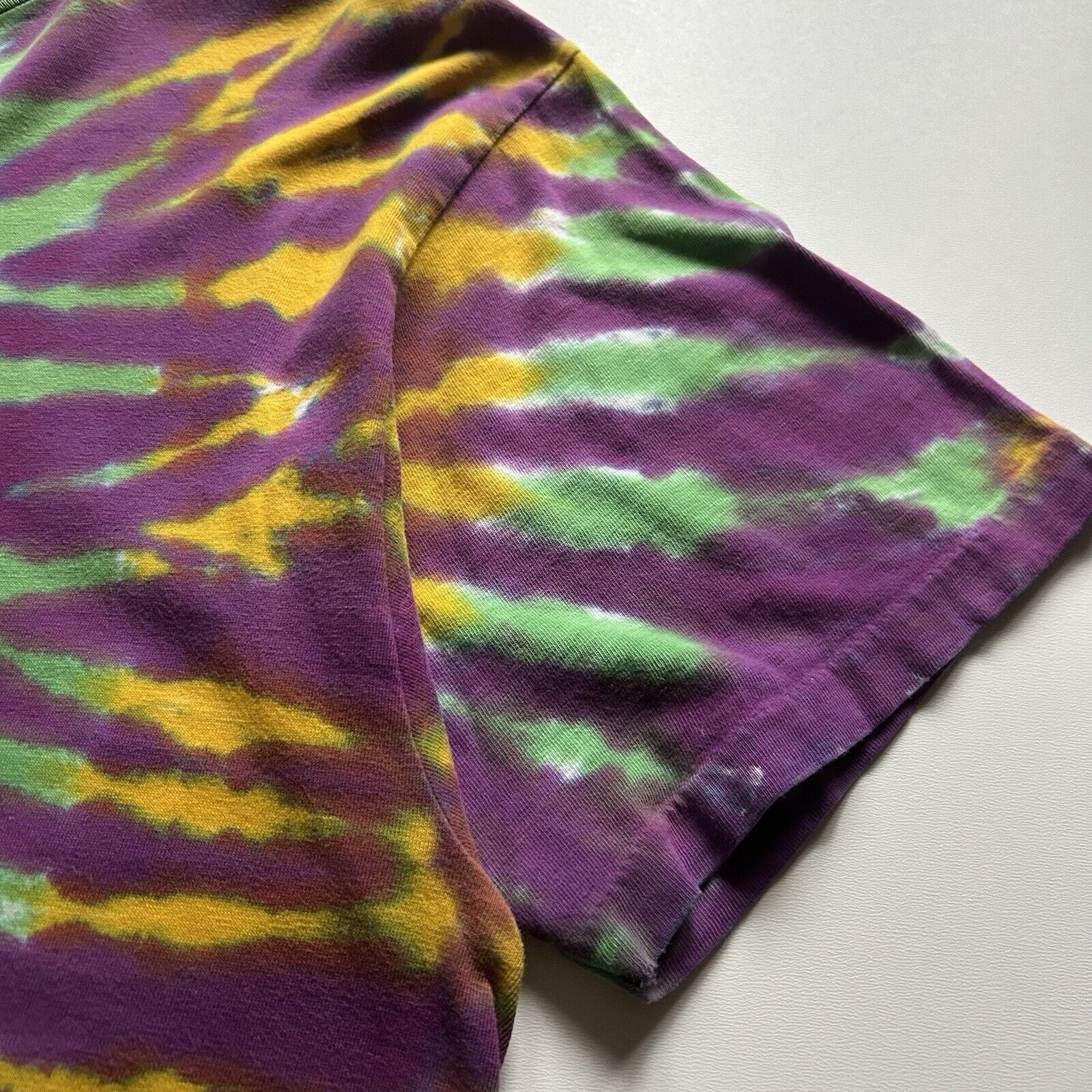 Vintage Vintage 90s Tie Dye Spiral Patterned Hippie T Shirt XL Rare Size US XL / EU 56 / 4 - 3 Thumbnail