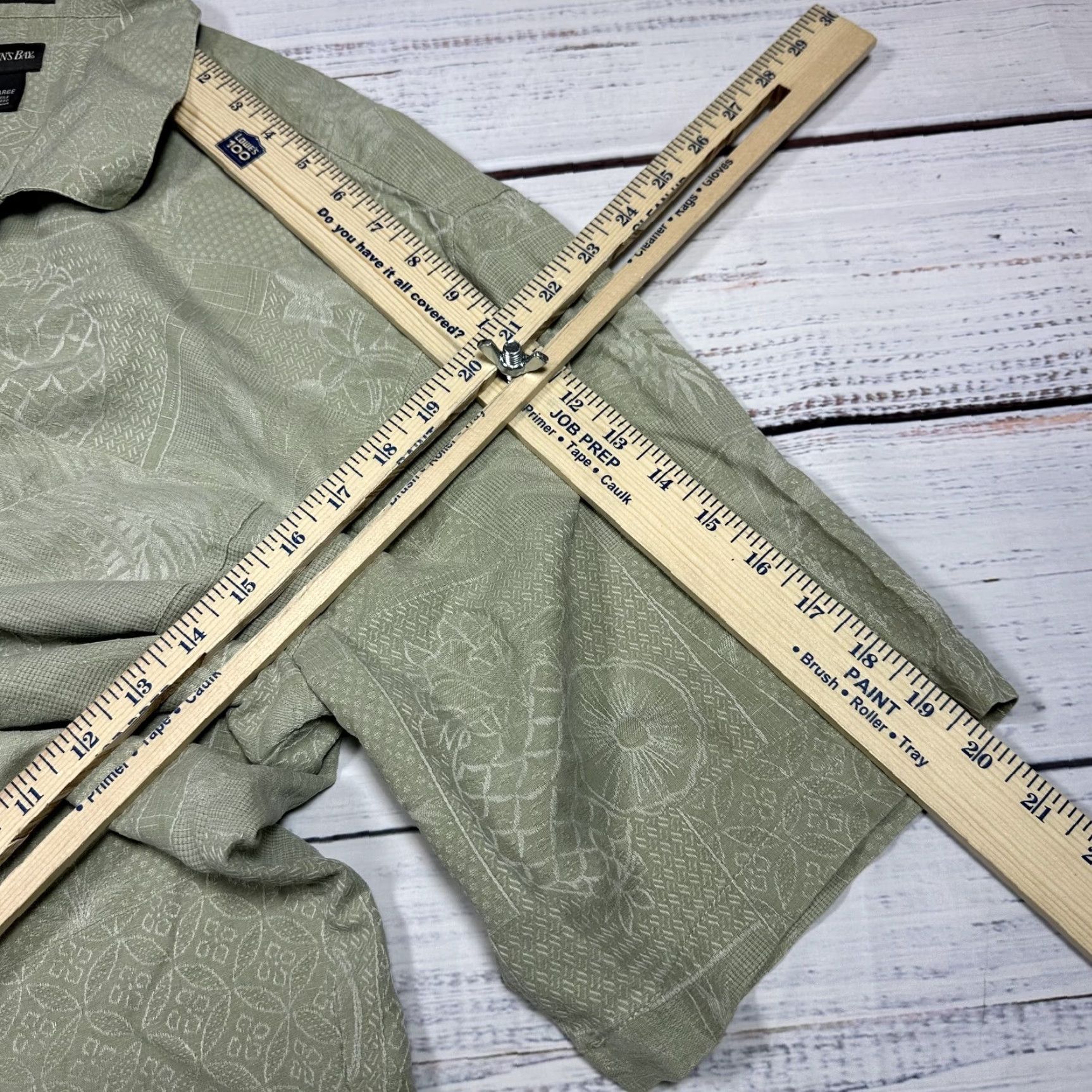 Vintage St. John's Bay Green Hawaiian Shirt Silk Embossed Floral Button-Up XL Men Short Sleeve Button-Up Collared Size US XL / EU 56 / 4 - 5 Thumbnail