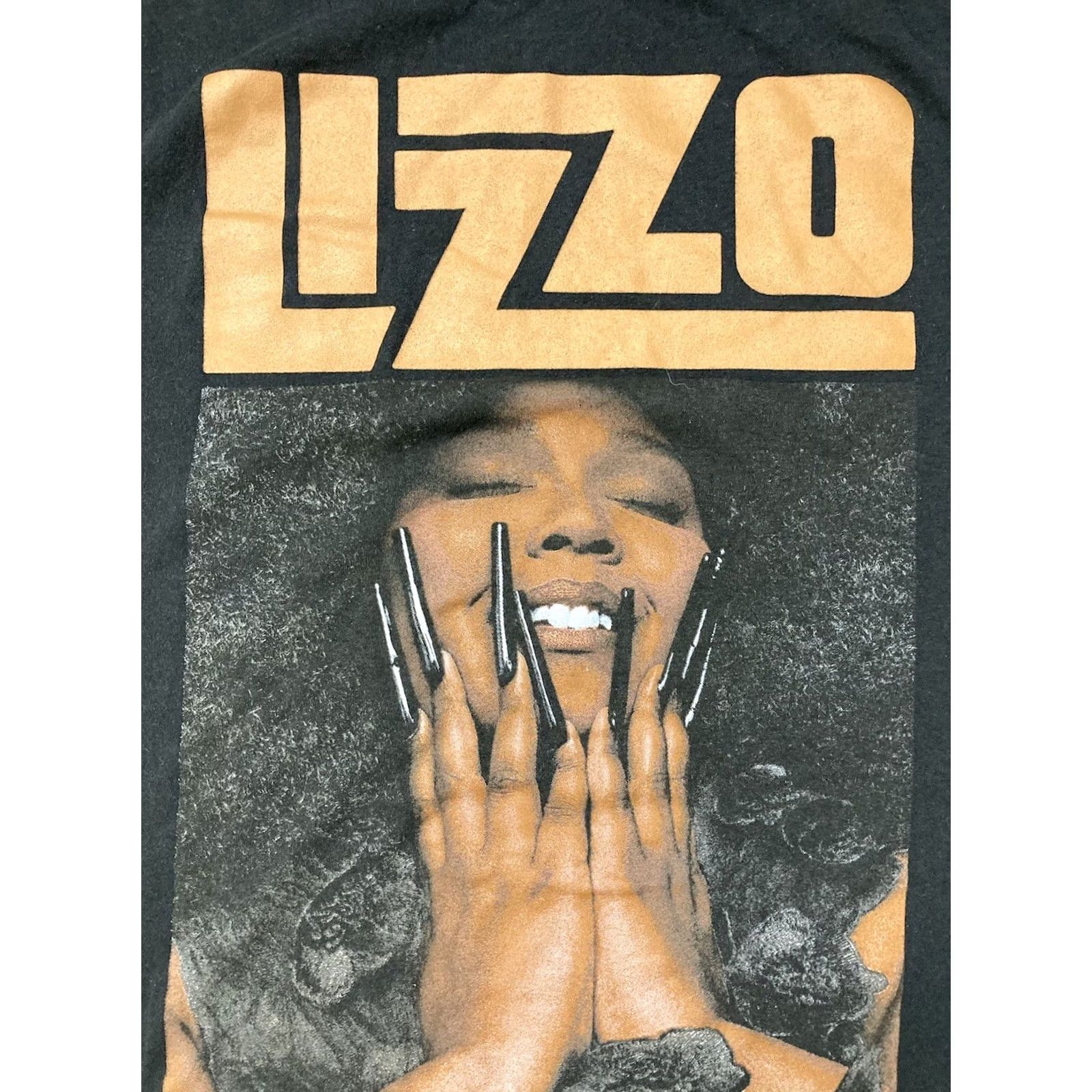 Rizzoli Lizzo Graphic T-shirt Men XL Black Short Sleeve Music Shirt XL Mens Black Graphic Print Crew Neck Casual T-Shirt Size US XL / EU 56 / 4 - 2 Thumbnail