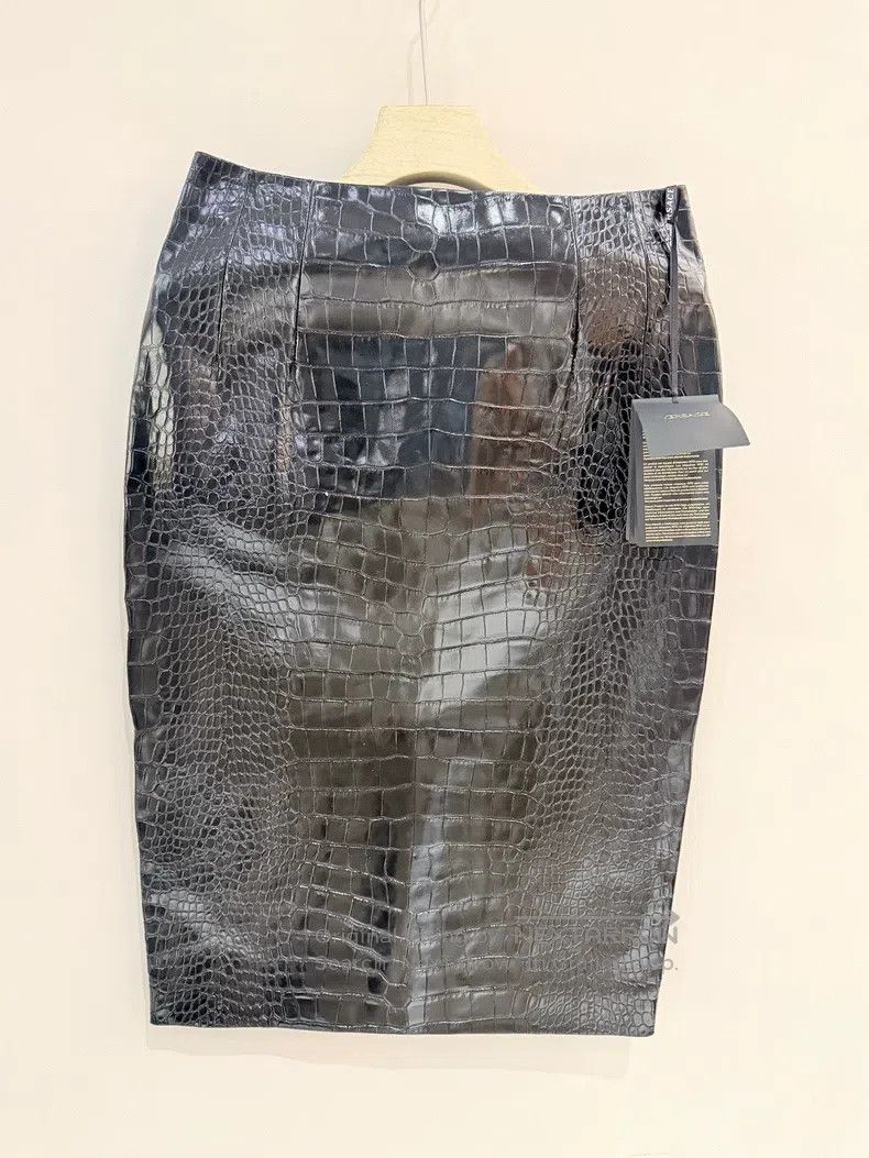 Versace Versace Black crocodile leather skirt Size XS / US 0-2 / IT 36-38 - 2 Thumbnail