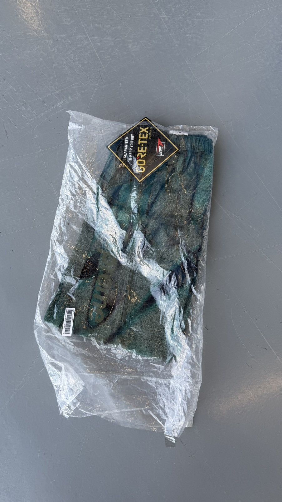 Supreme GORE-TEX x SUPREME Pants Size US 30 / EU 46 - 2 Thumbnail