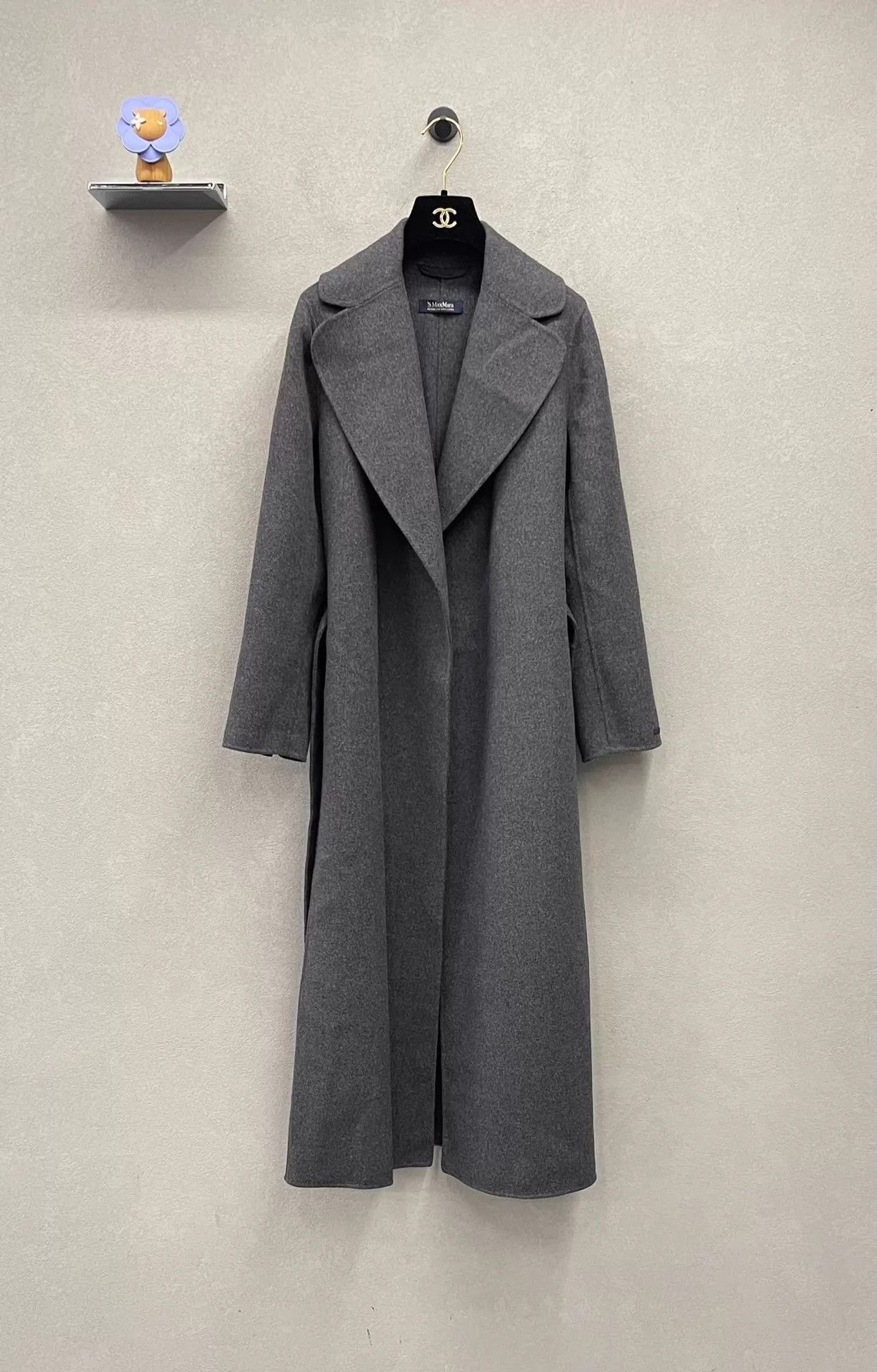 Max Mara MaxMara Dark Gray Silky Tailored Dressing Gown Coat 38 Size M / US 6-8 / IT 42-44 - 1 Thumbnail