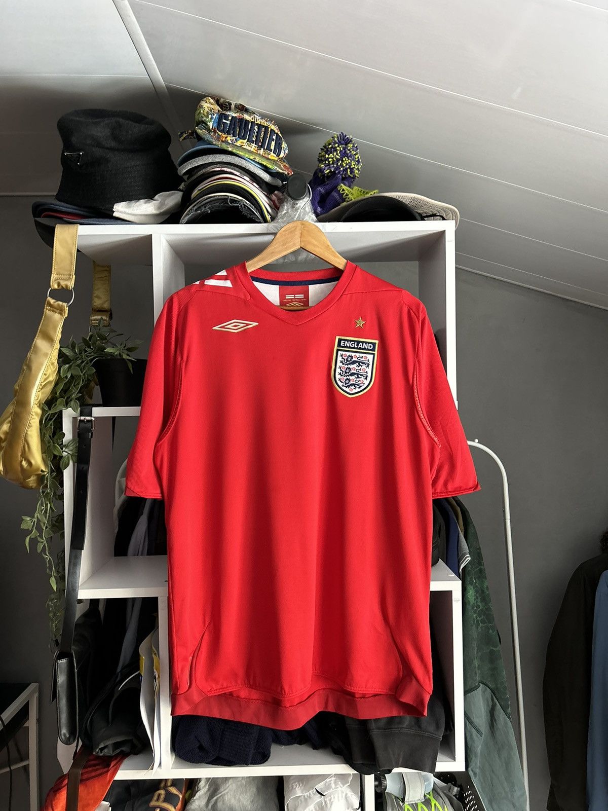 Umbro Umbro England away 2006/08 soccer jersey Size US L / EU 52-54 / 3 - 1 Thumbnail