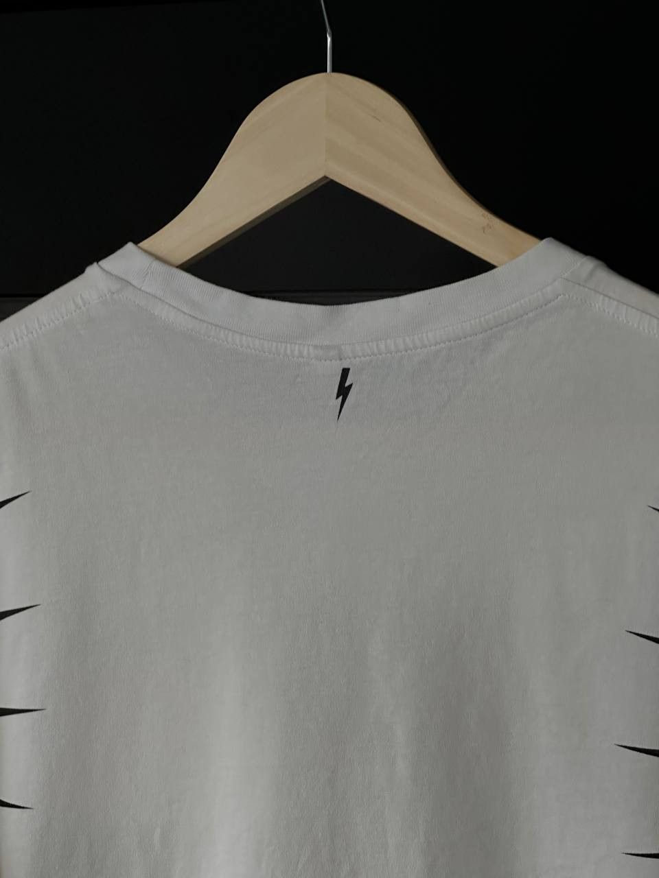 Neil Barrett Neil Barrett Thunderbolt White T-Shirt Size US L / EU 52-54 / 3 - 13 Thumbnail