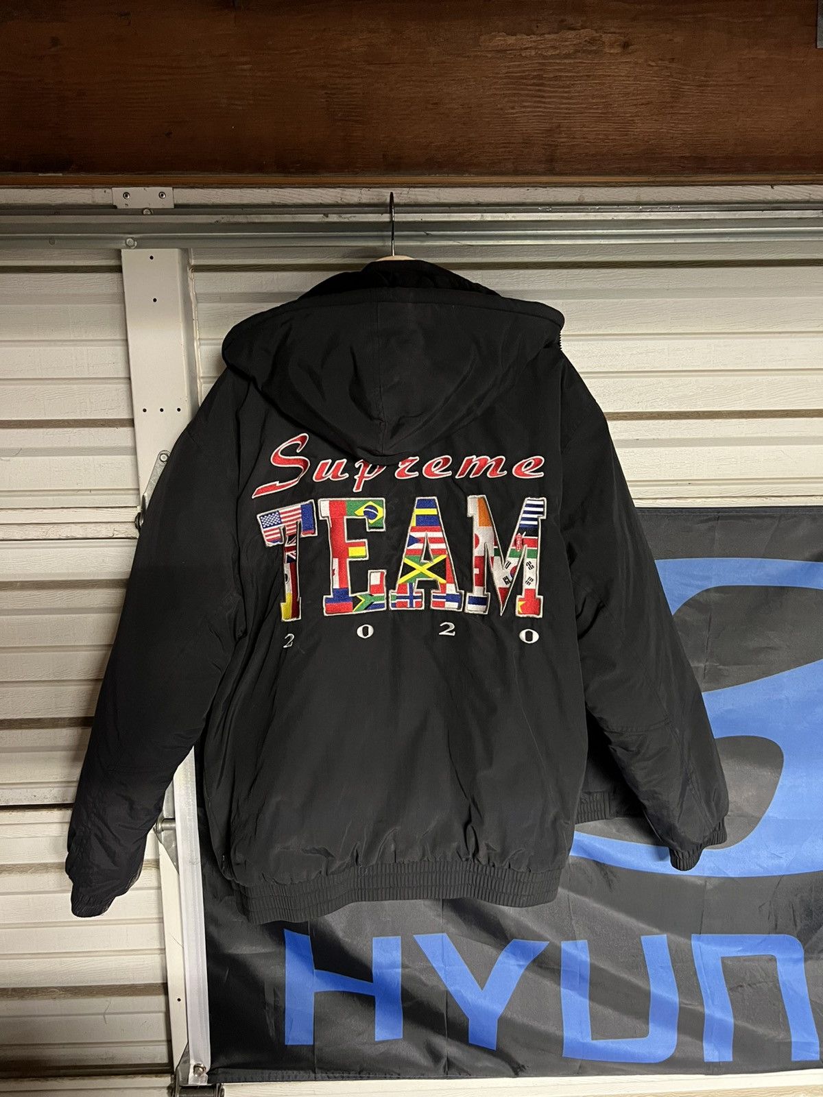 Supreme LIKE NEW SS20 Supreme Team Puffy Jacket XL Size US XL / EU 56 / 4 - 3 Thumbnail