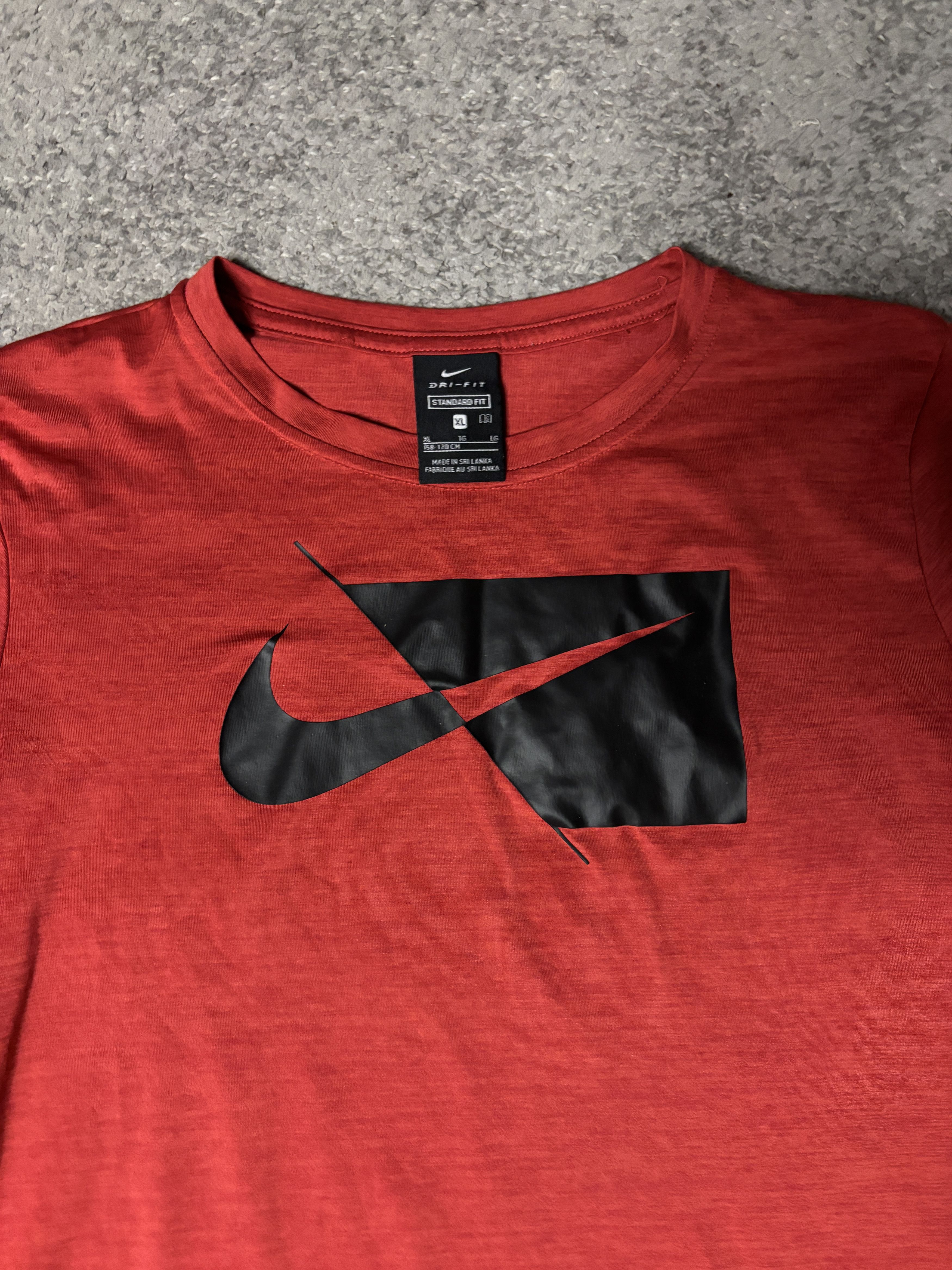 Nike Kids Size XL Nike training tee Size US XXS / EU 40 - 2 Thumbnail