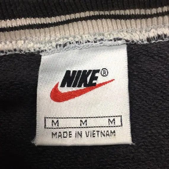 Nike Vtg NIKE Sweatshirt Swoosh Logo Jumper Pullover Streetwear Size US M / EU 48-50 / 2 - 7 Thumbnail